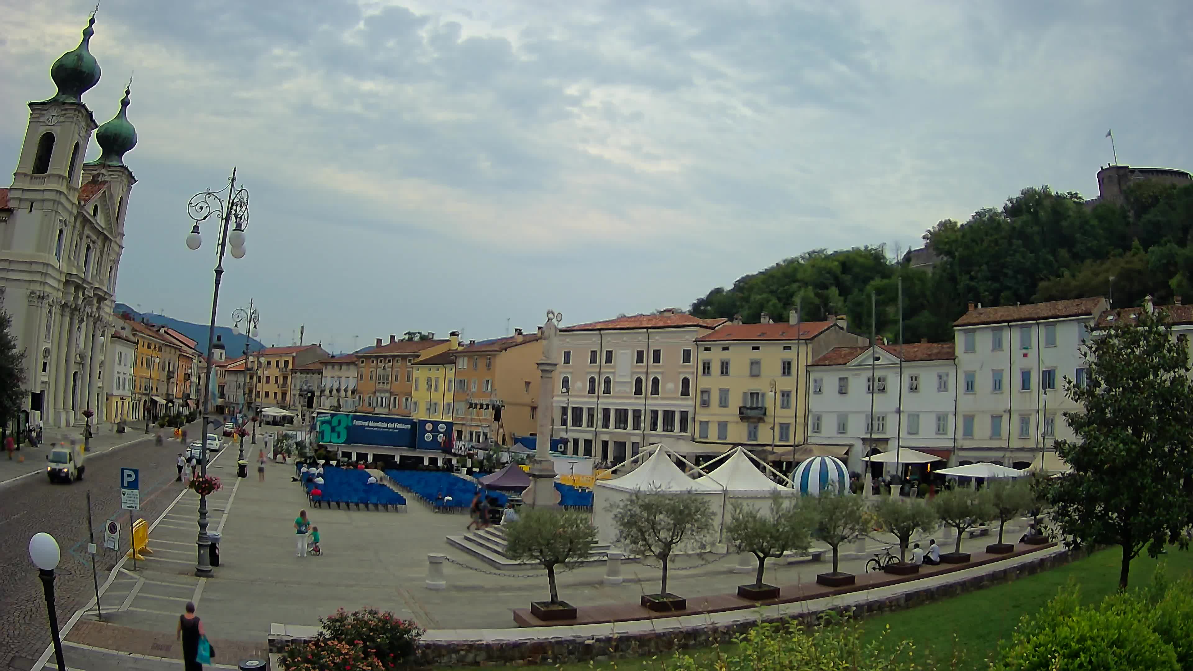 Gorizia – Plaza Vittoria – iglesia de San Pedro. Ignacio