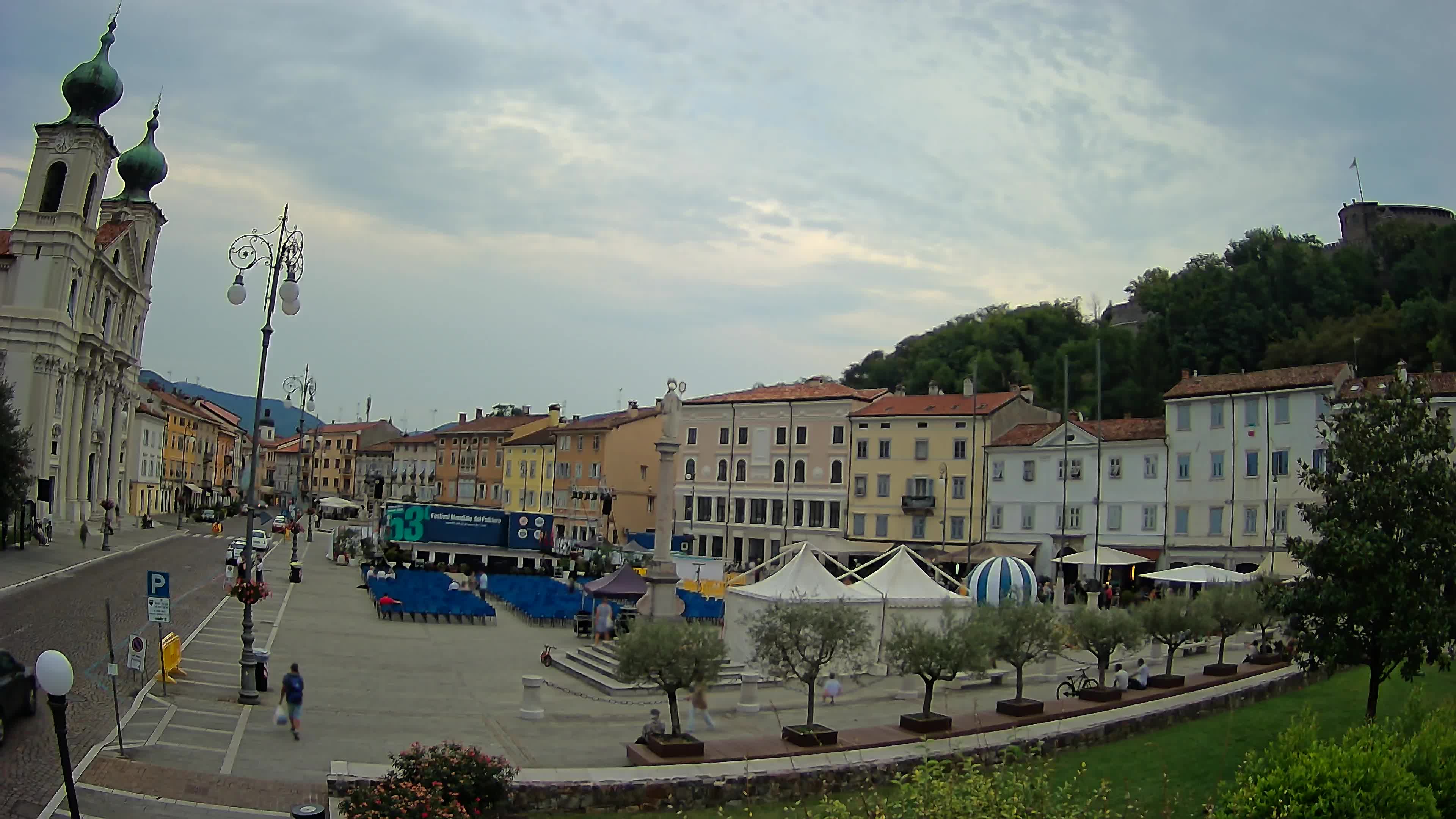 Kamera Gorica Travnik in cerkev sv. Ignacija