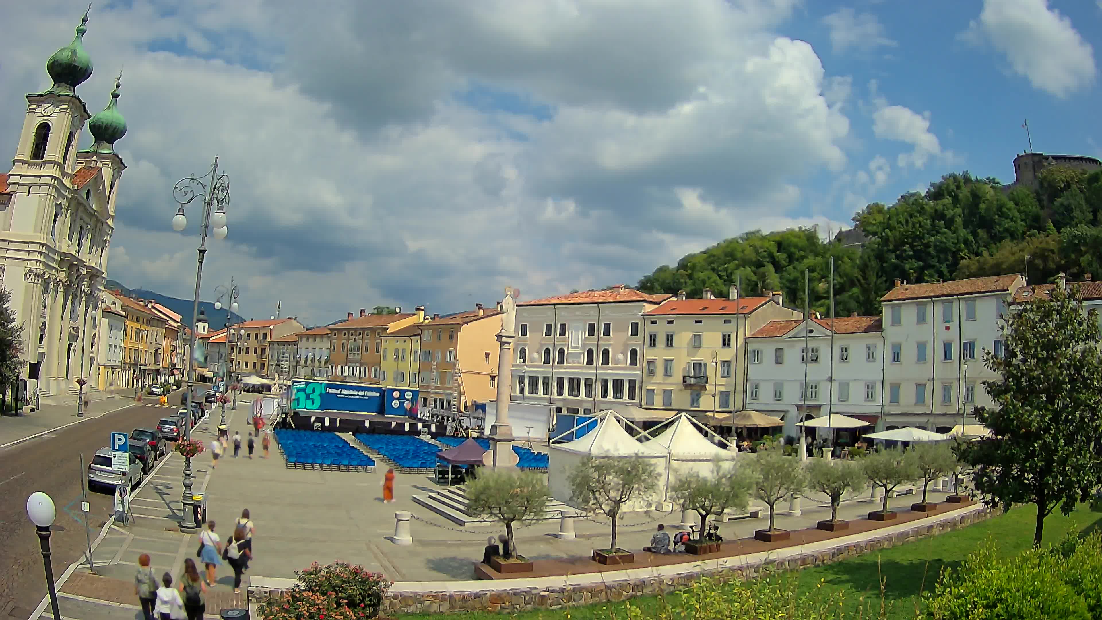 Gorizia – Plaza Vittoria – iglesia de San Pedro. Ignacio