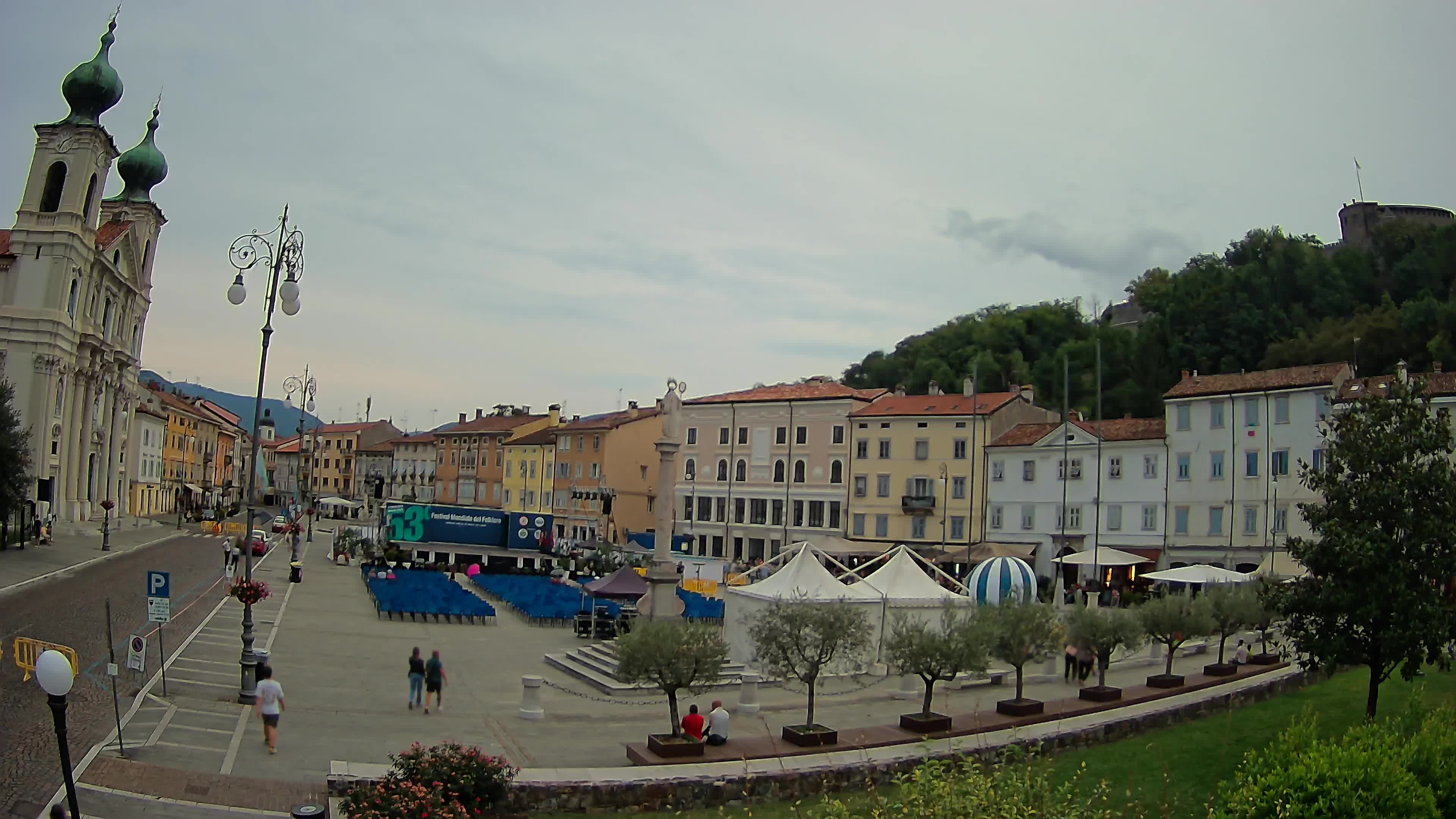 Gorizia Piazza della Vittoria e chiesa di S. Ignazio