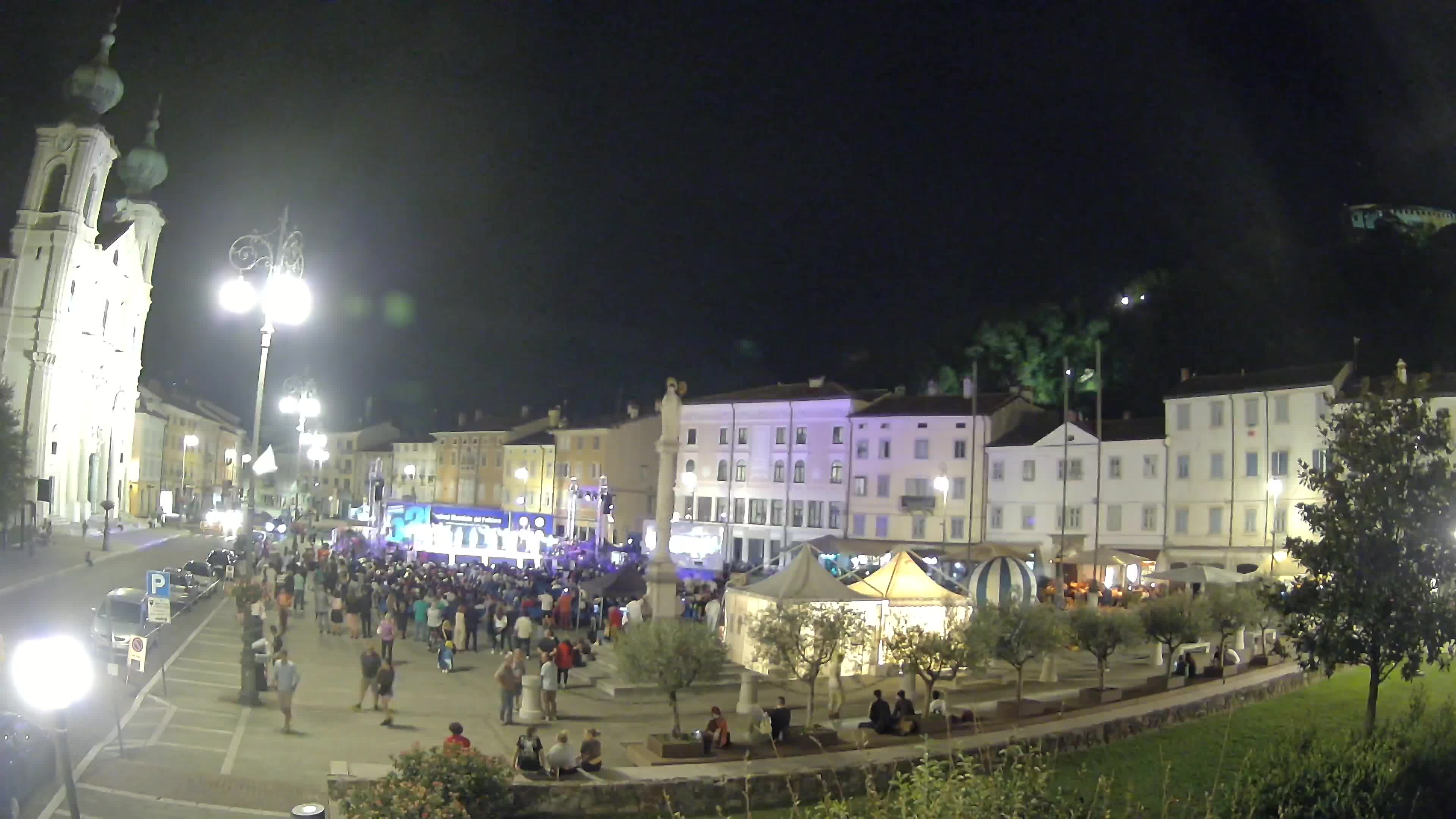 Gorizia Piazza della Vittoria e chiesa di S. Ignazio