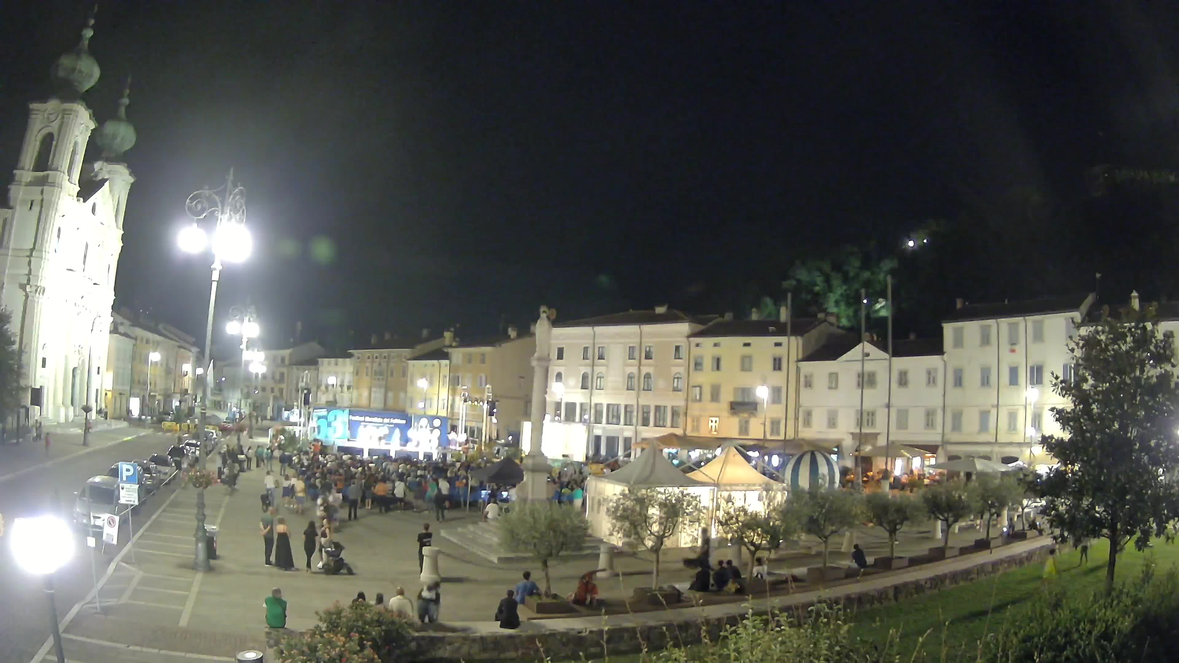 Gorizia Piazza della Vittoria e chiesa di S. Ignazio