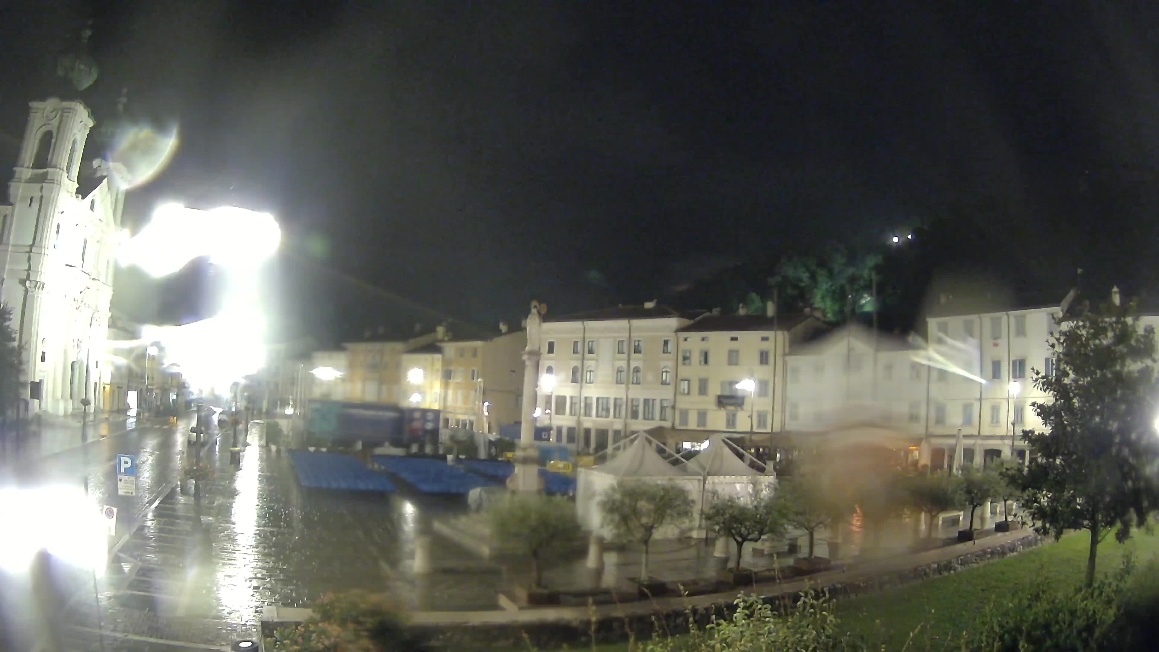 Kamera Gorica Travnik in cerkev sv. Ignacija