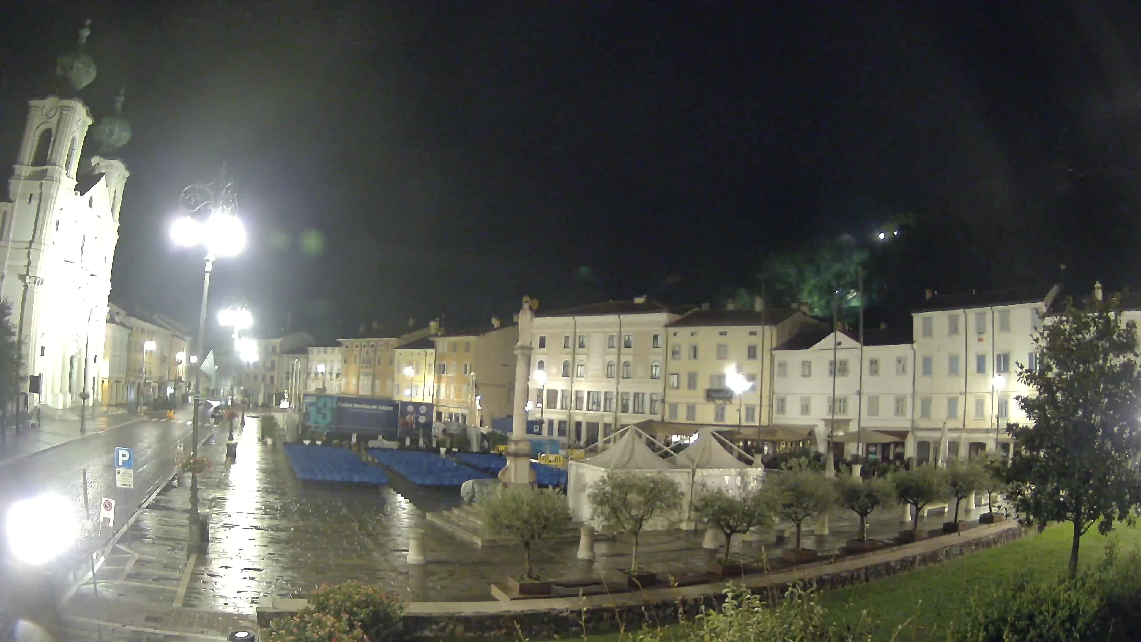 Gorizia – Plaza Vittoria – iglesia de San Pedro. Ignacio