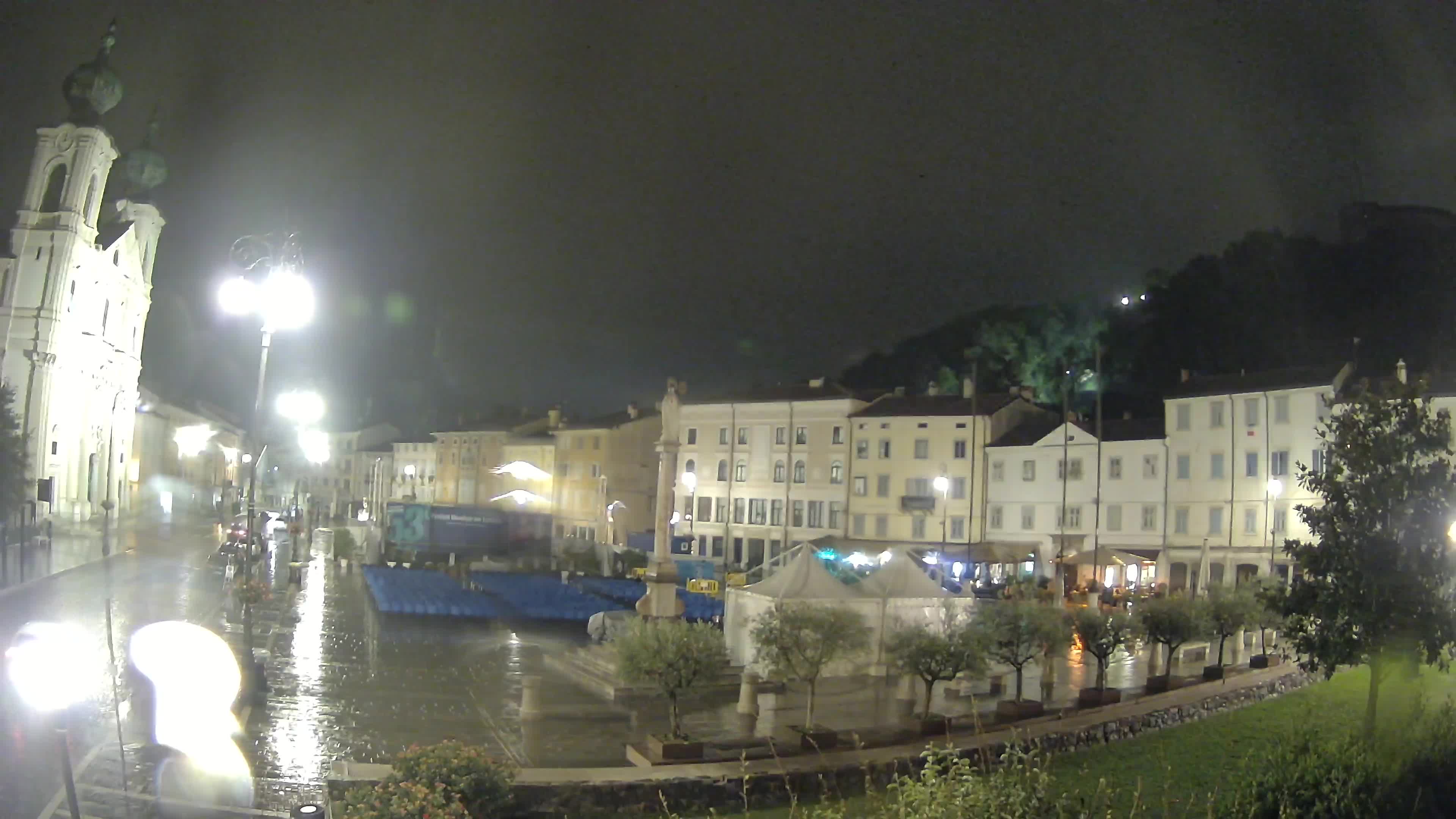 Gorizia – Plaza Vittoria – iglesia de San Pedro. Ignacio