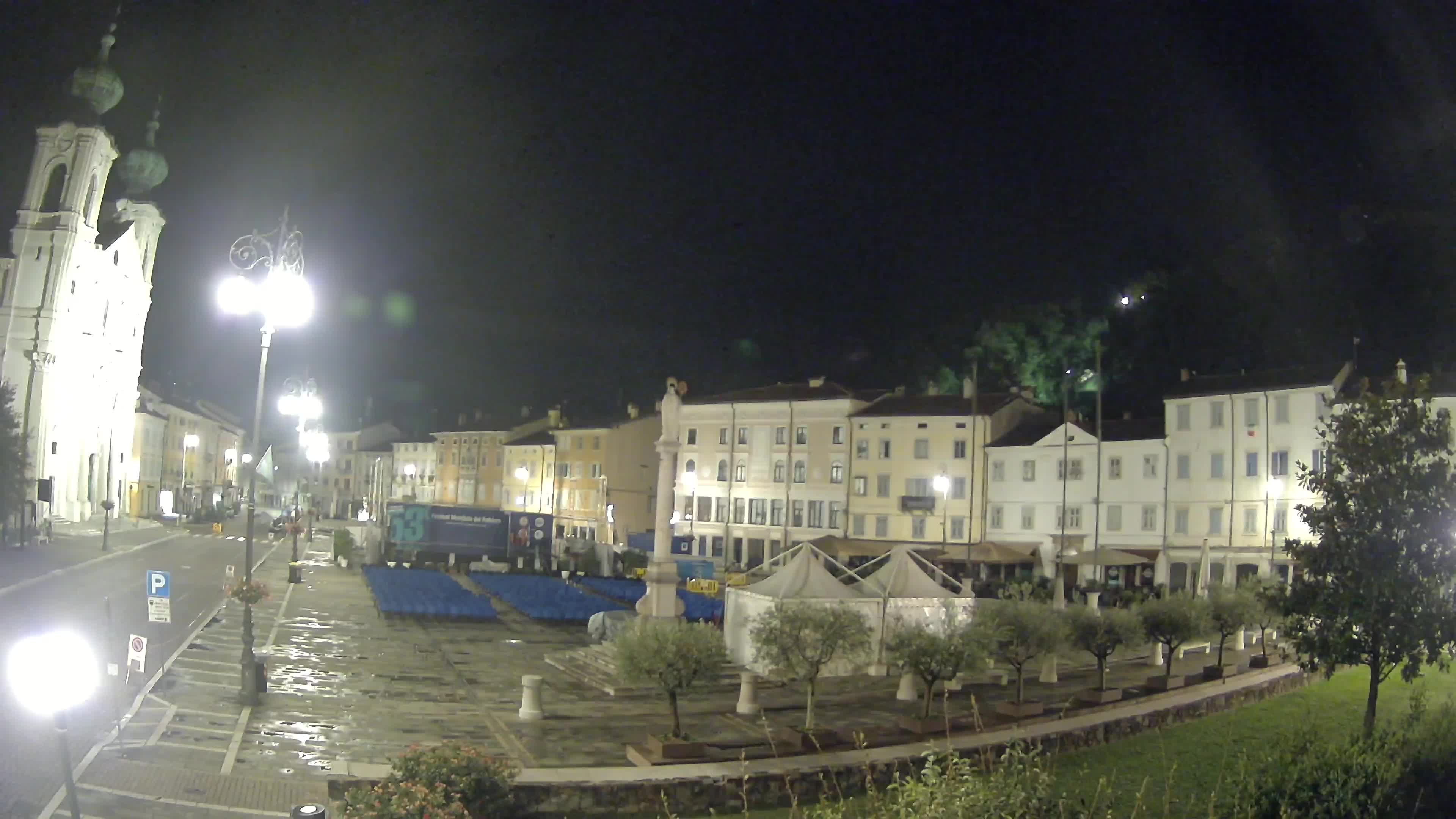 Gorizia – Plaza Vittoria – iglesia de San Pedro. Ignacio