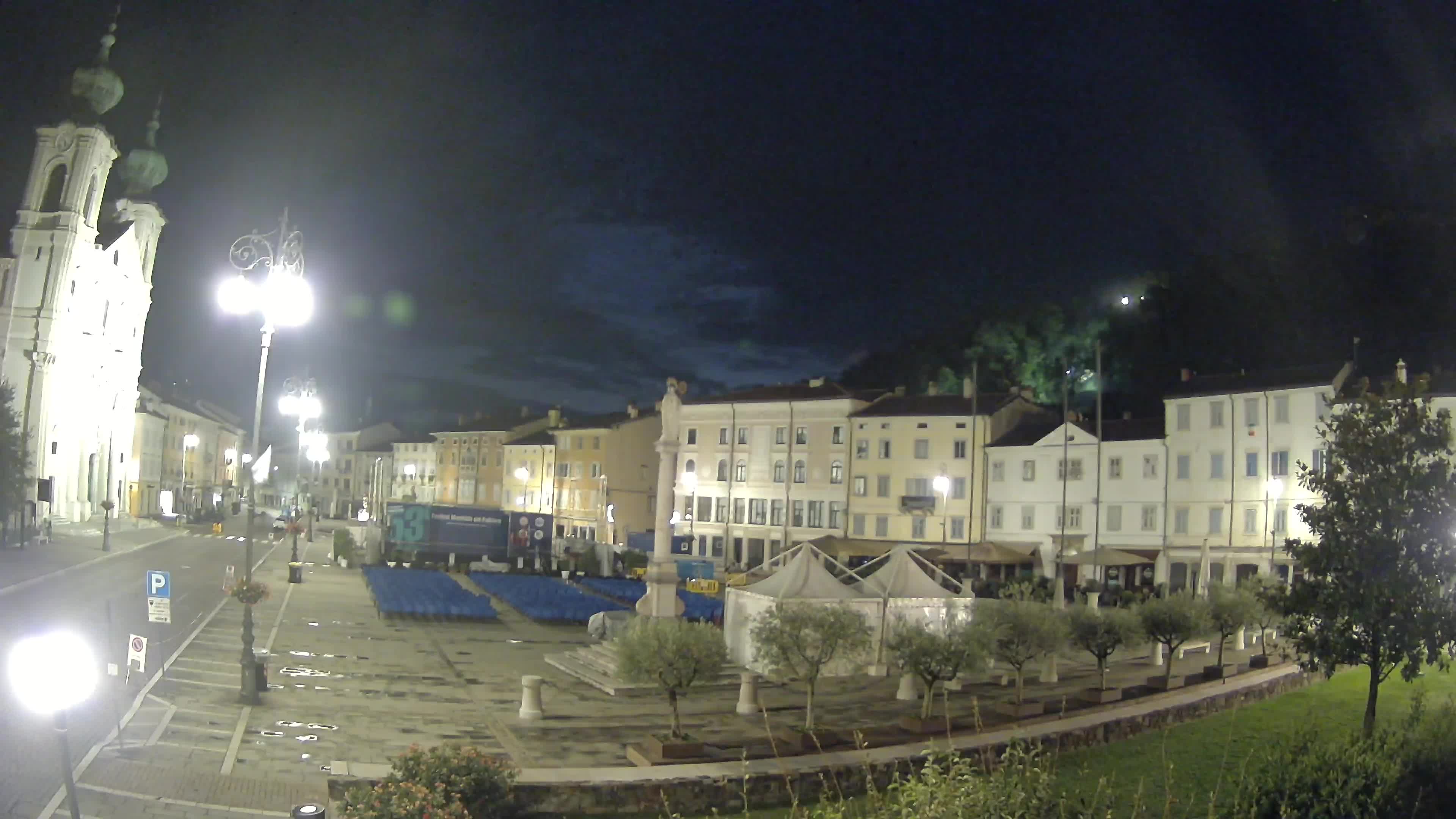 Gorizia Piazza della Vittoria e chiesa di S. Ignazio