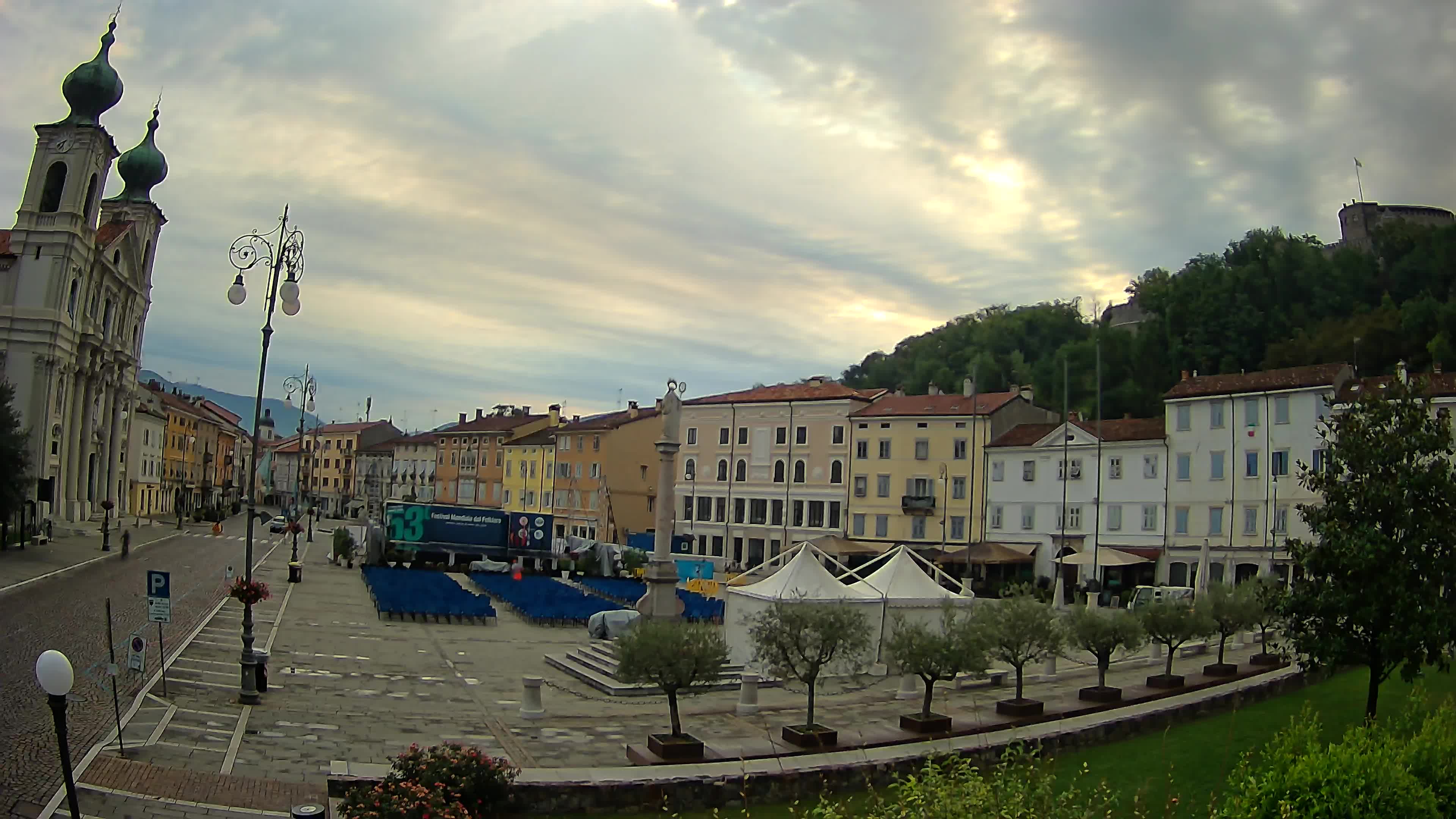 Gorizia – Plaza Vittoria – iglesia de San Pedro. Ignacio