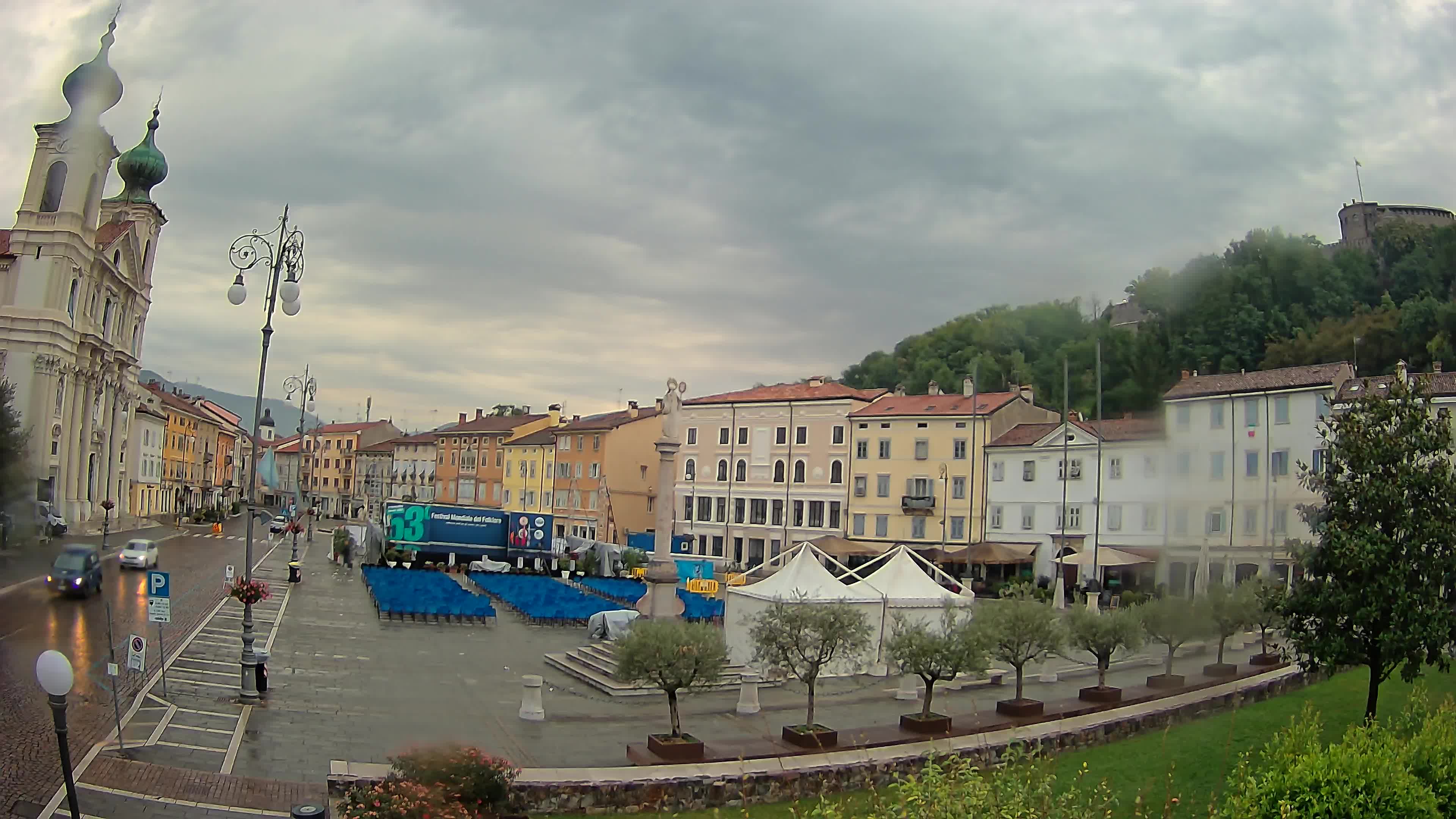 Gorizia – Plaza Vittoria – iglesia de San Pedro. Ignacio
