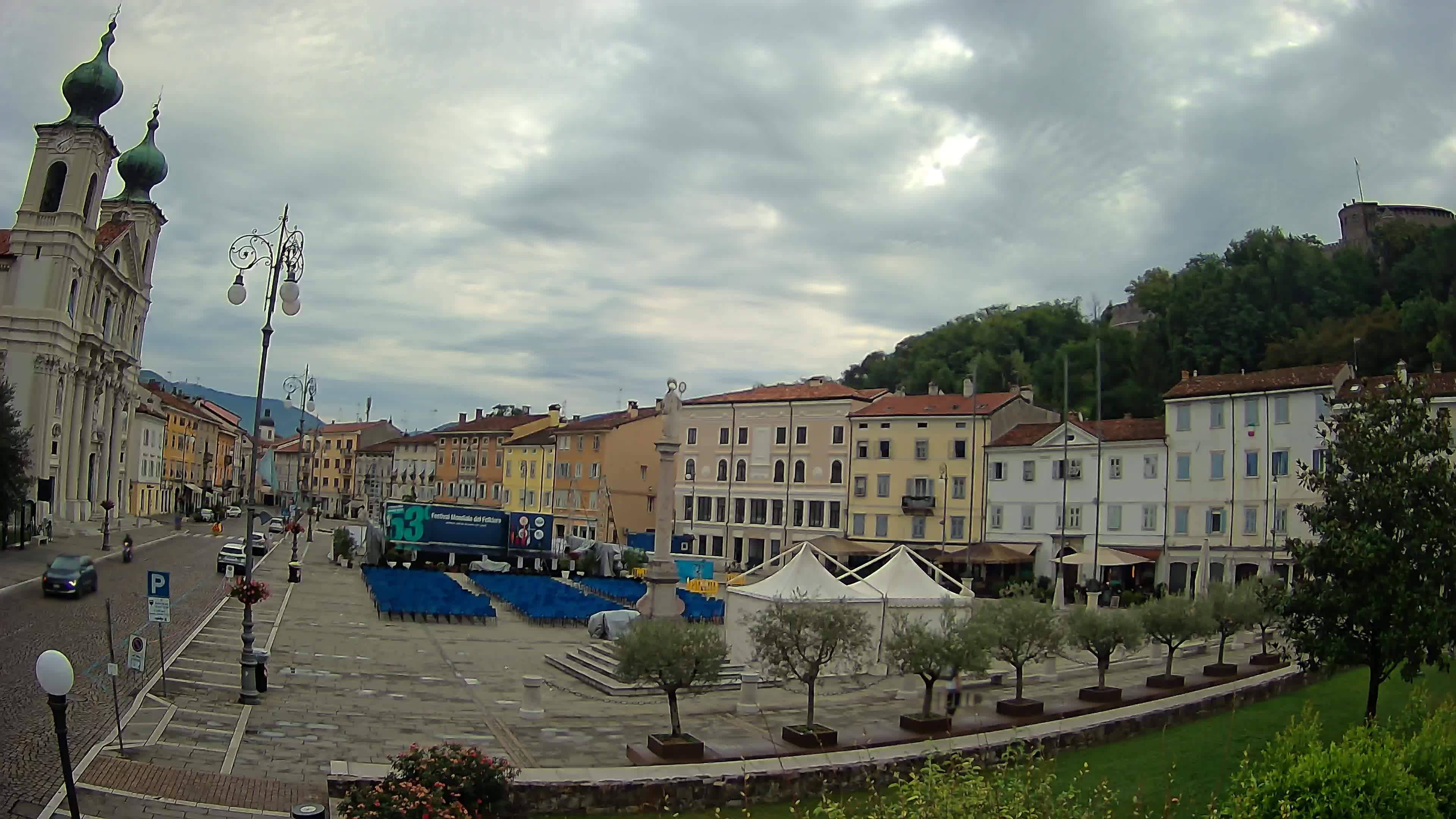Gorizia Piazza della Vittoria e chiesa di S. Ignazio