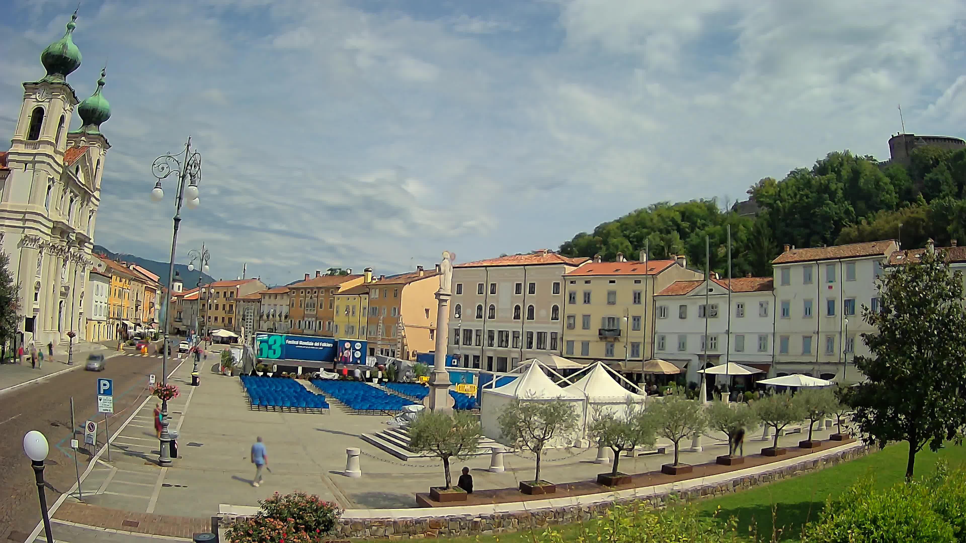 Kamera Gorica Travnik in cerkev sv. Ignacija