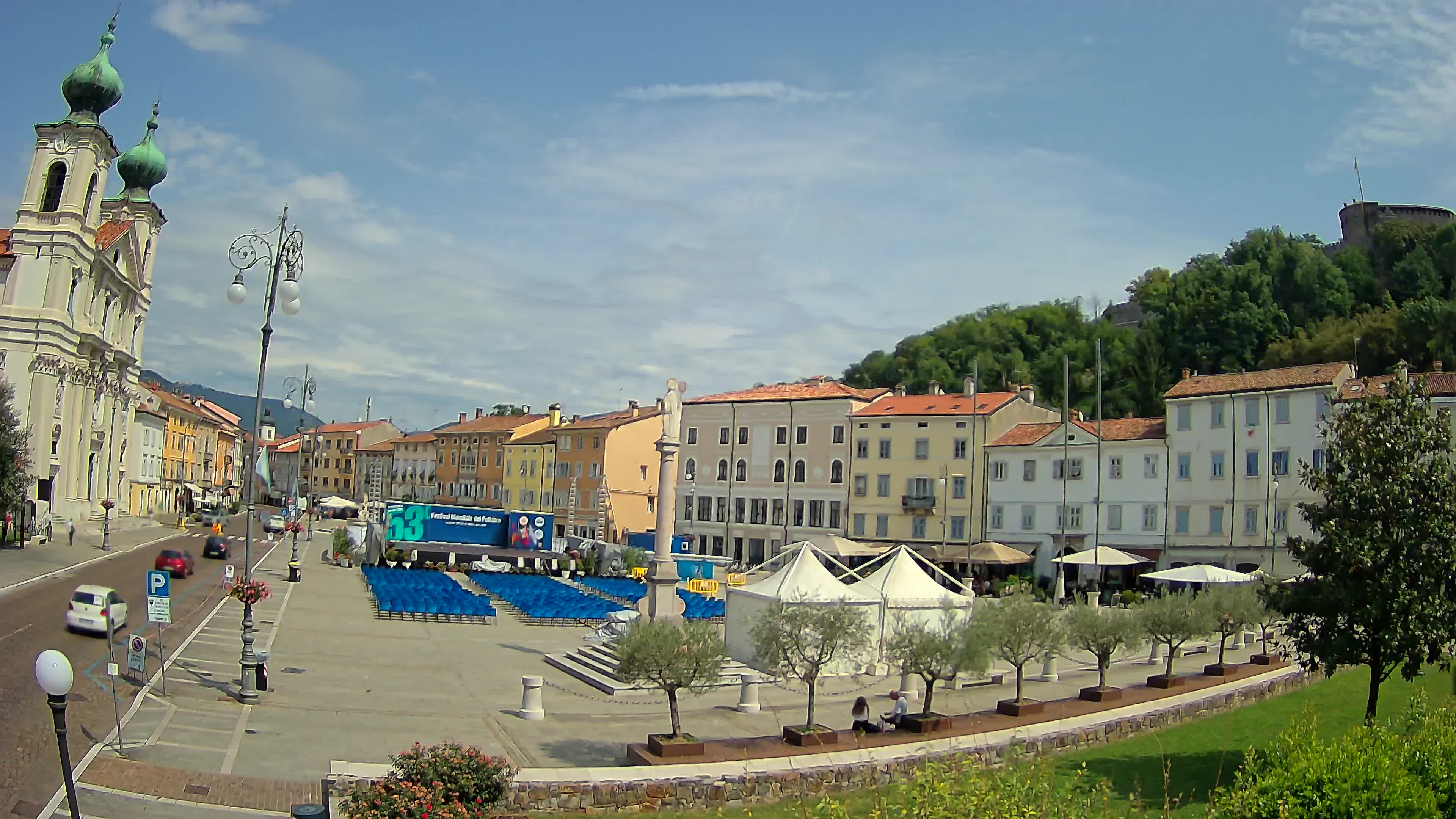 Kamera Gorica Travnik in cerkev sv. Ignacija