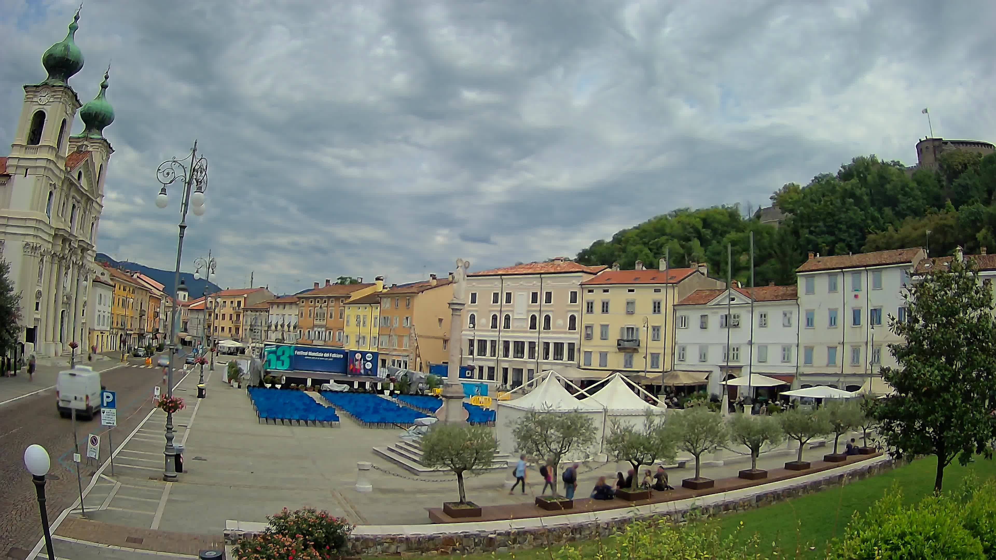 Gorizia – Plaza Vittoria – iglesia de San Pedro. Ignacio