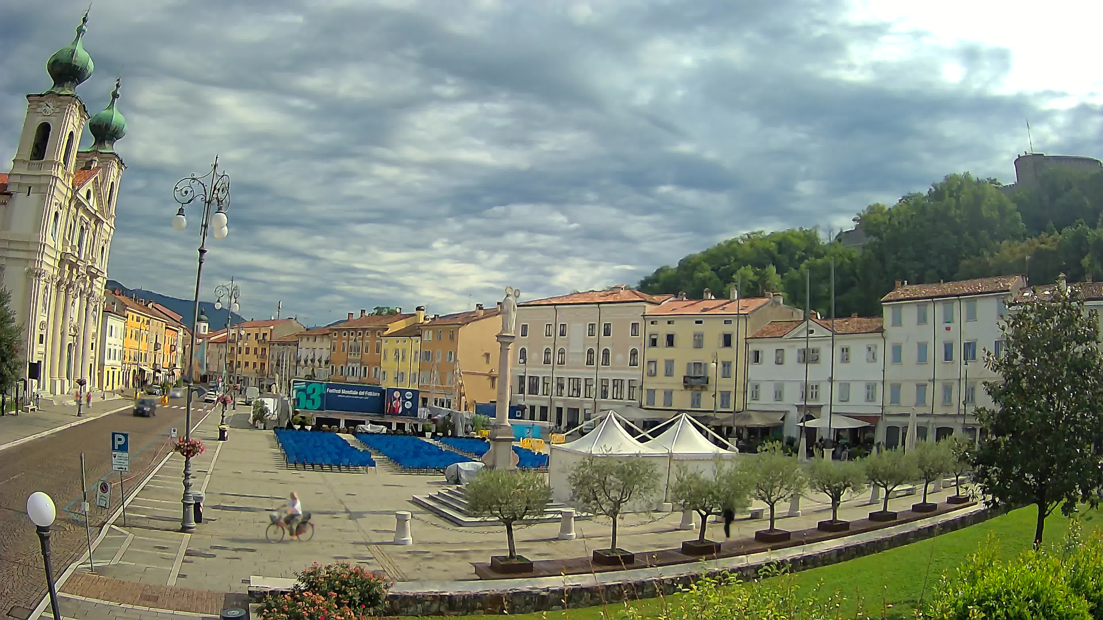 Gorizia – Plaza Vittoria – iglesia de San Pedro. Ignacio