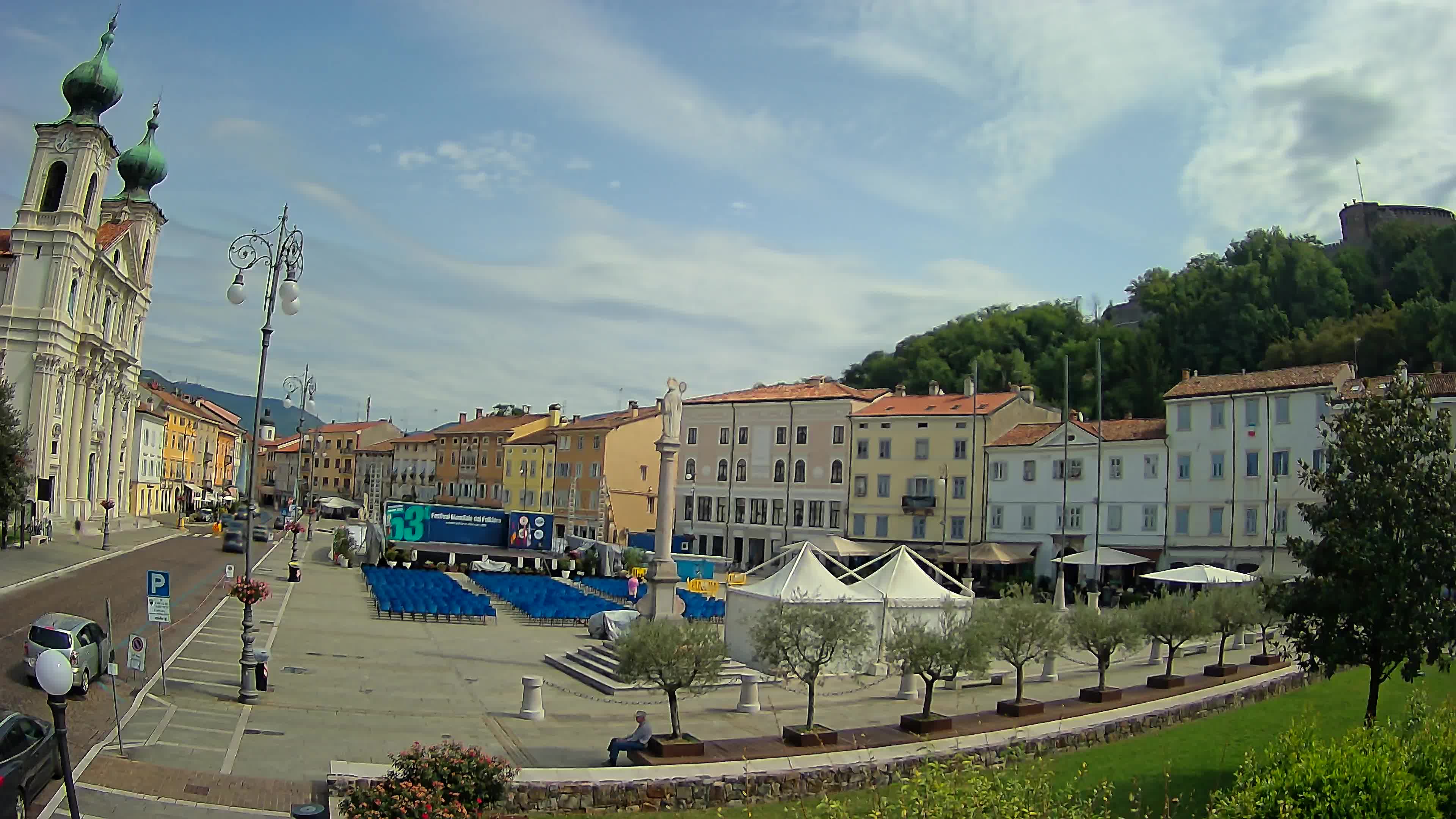 Kamera Gorica Travnik in cerkev sv. Ignacija