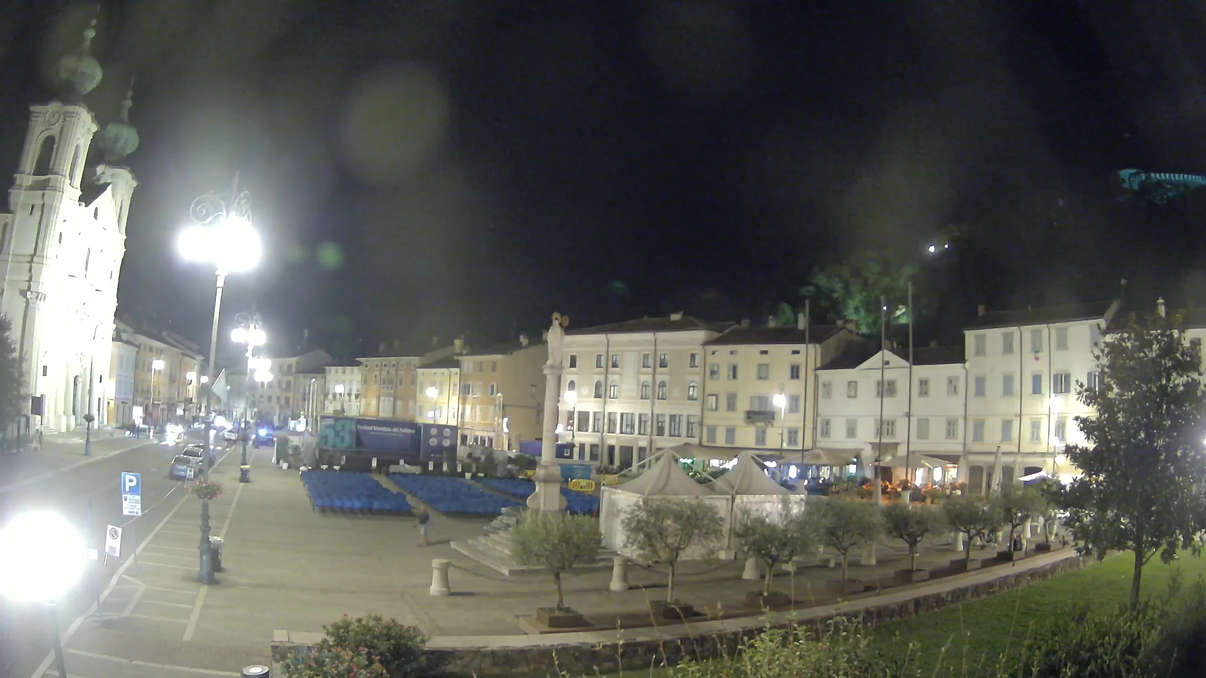 Kamera Gorica Travnik in cerkev sv. Ignacija