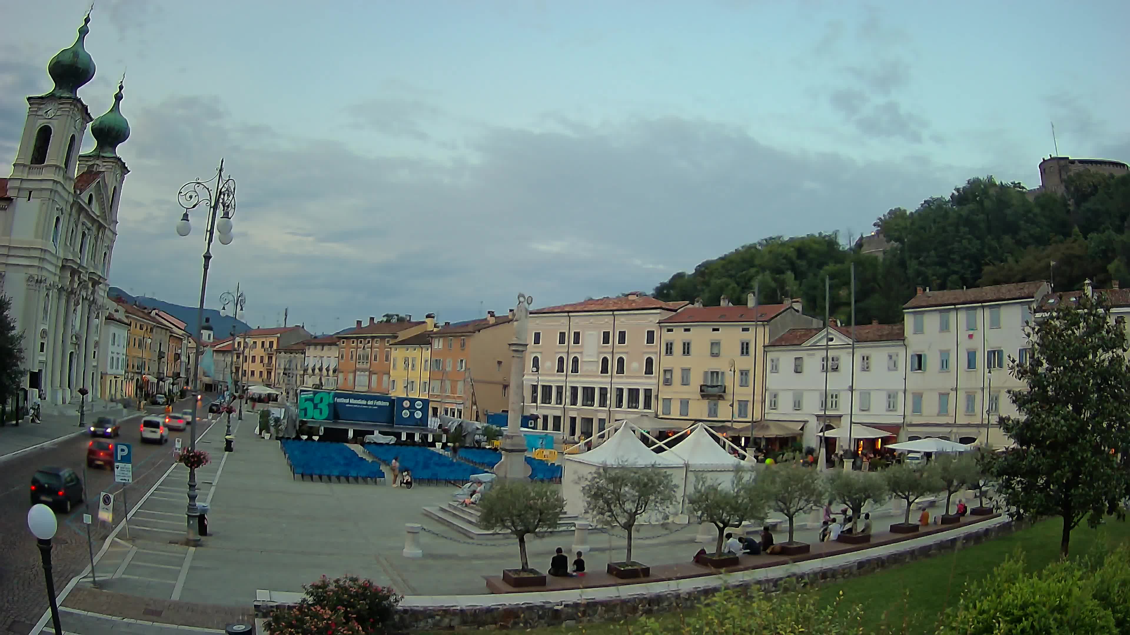 Kamera Gorica Travnik in cerkev sv. Ignacija