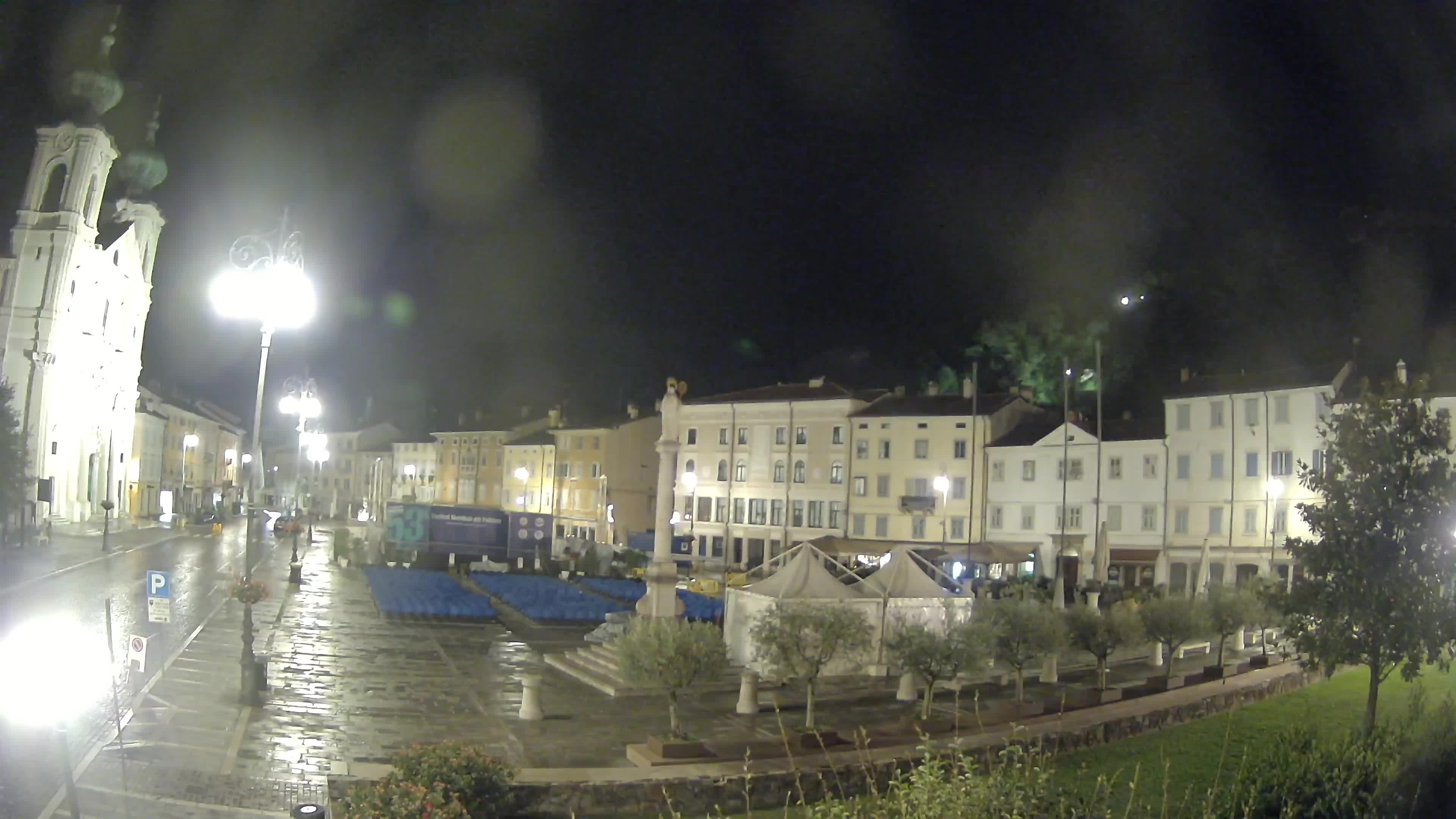 Gorizia – Plaza Vittoria – iglesia de San Pedro. Ignacio