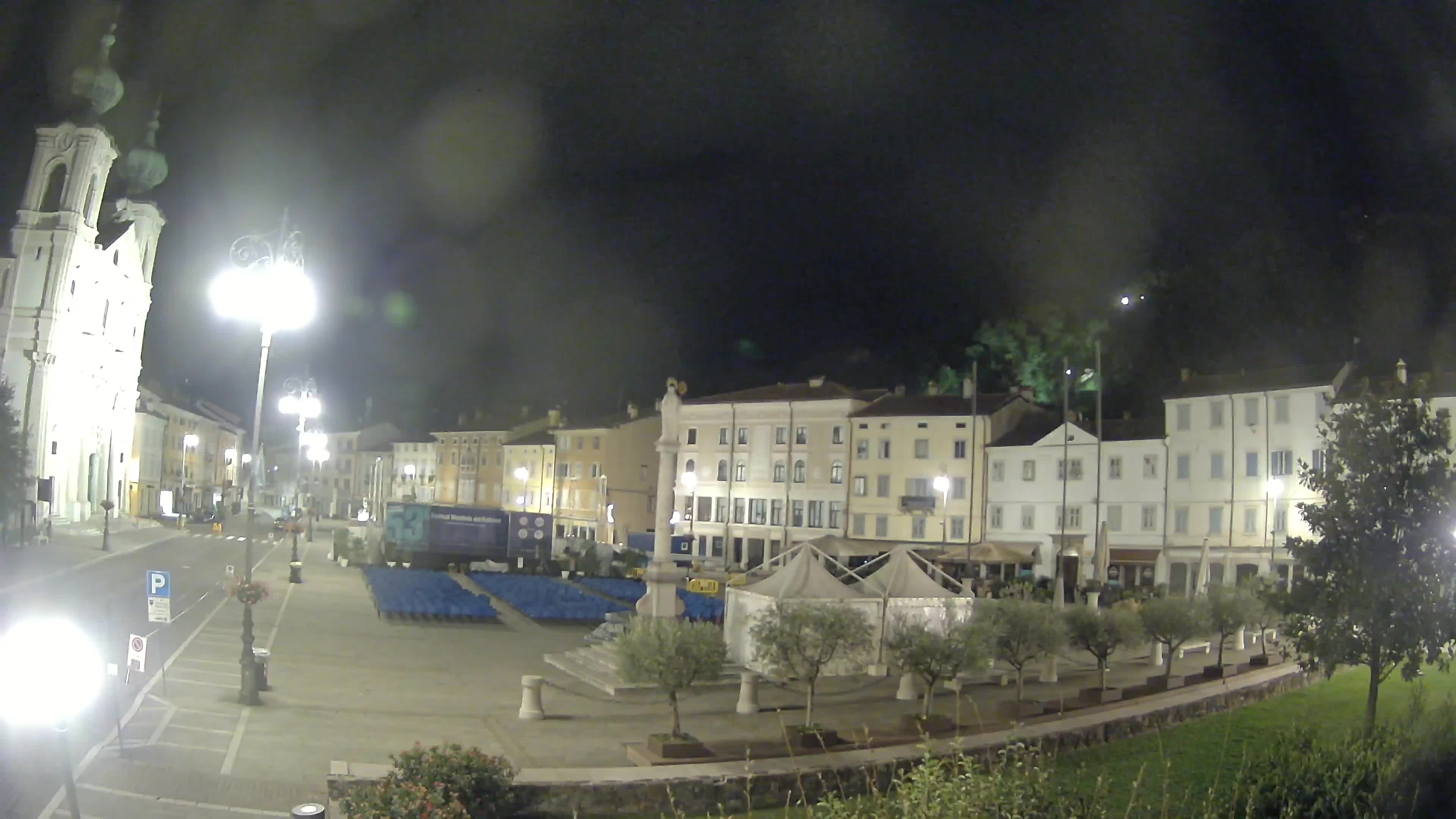 Kamera Gorica Travnik in cerkev sv. Ignacija