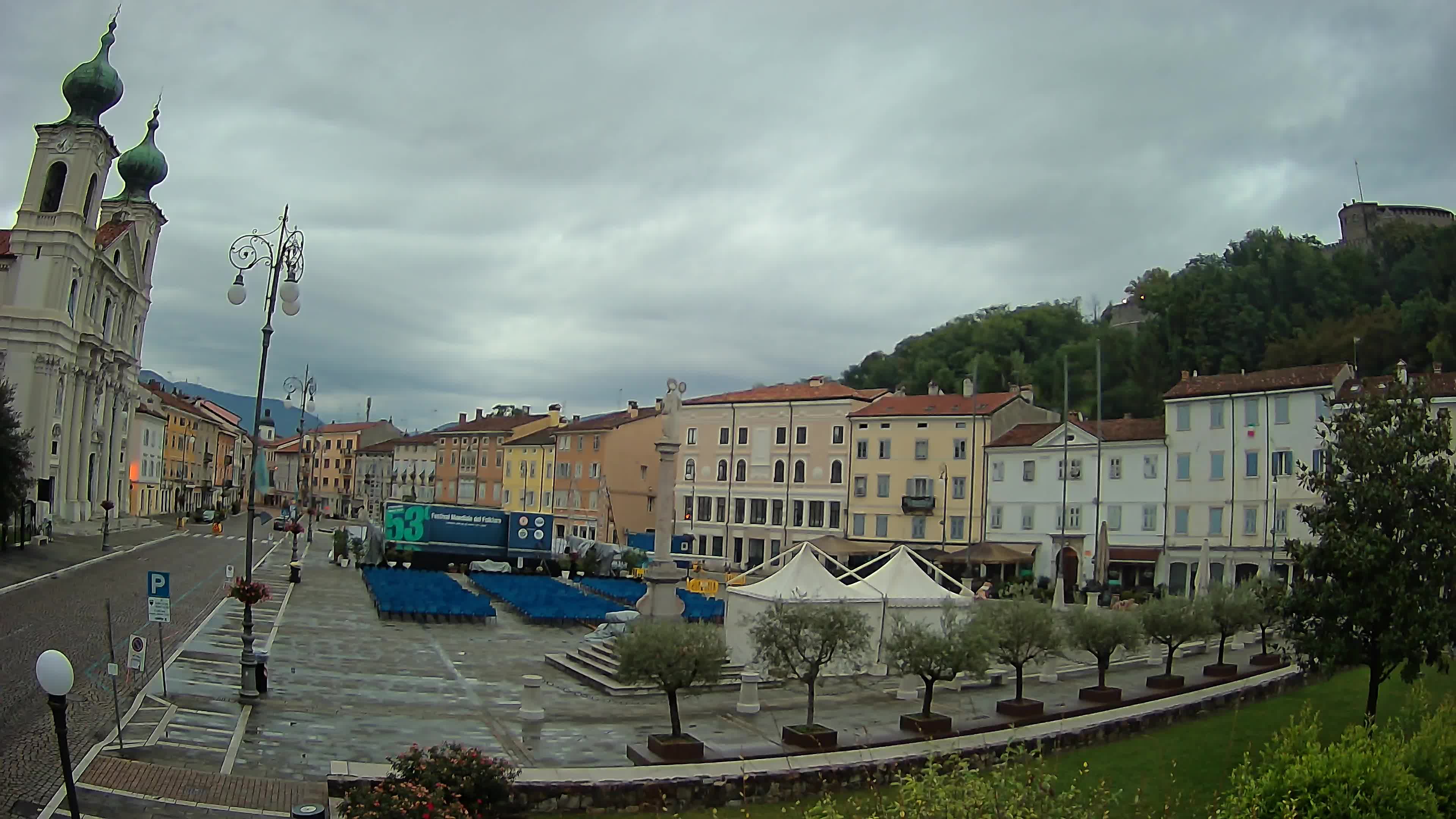 Gorizia Piazza della Vittoria e chiesa di S. Ignazio