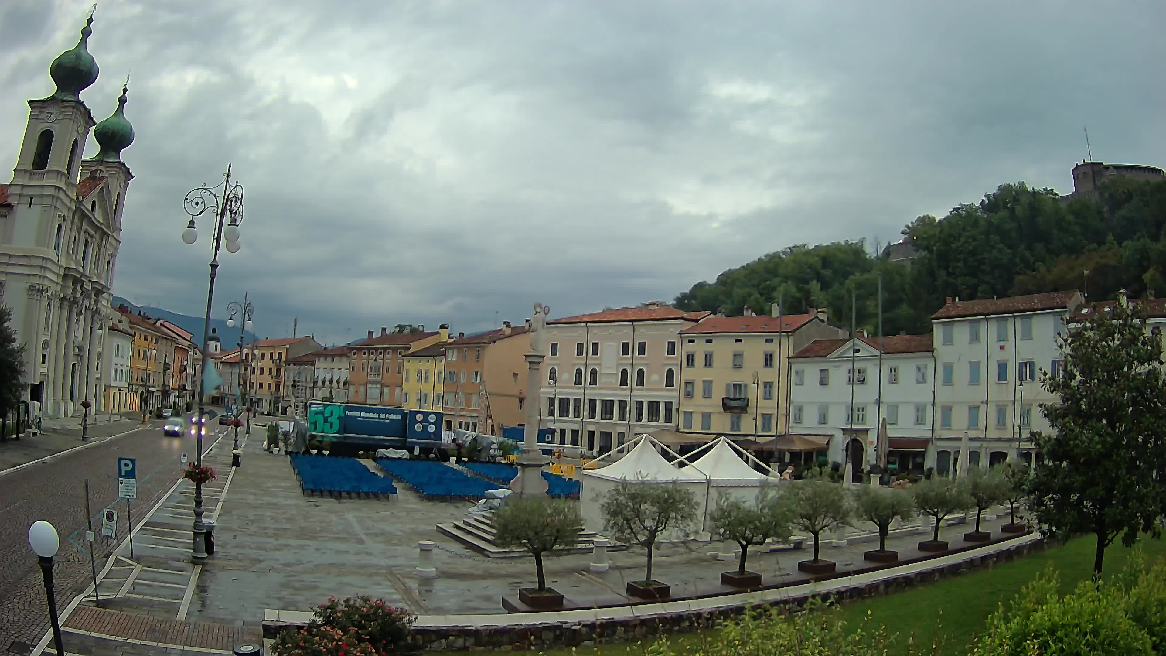 Gorizia – Plaza Vittoria – iglesia de San Pedro. Ignacio