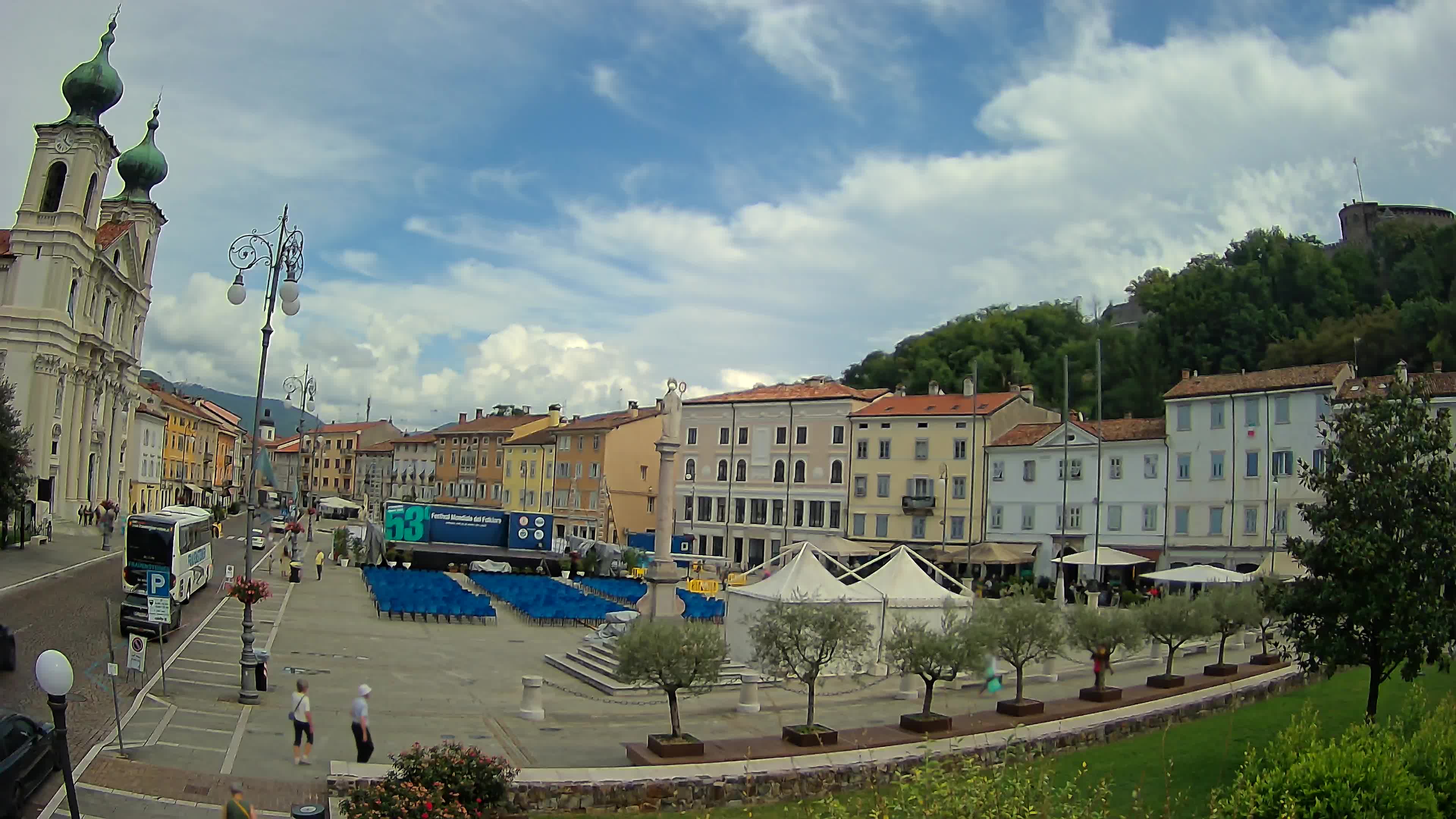 Gorizia – Plaza Vittoria – iglesia de San Pedro. Ignacio