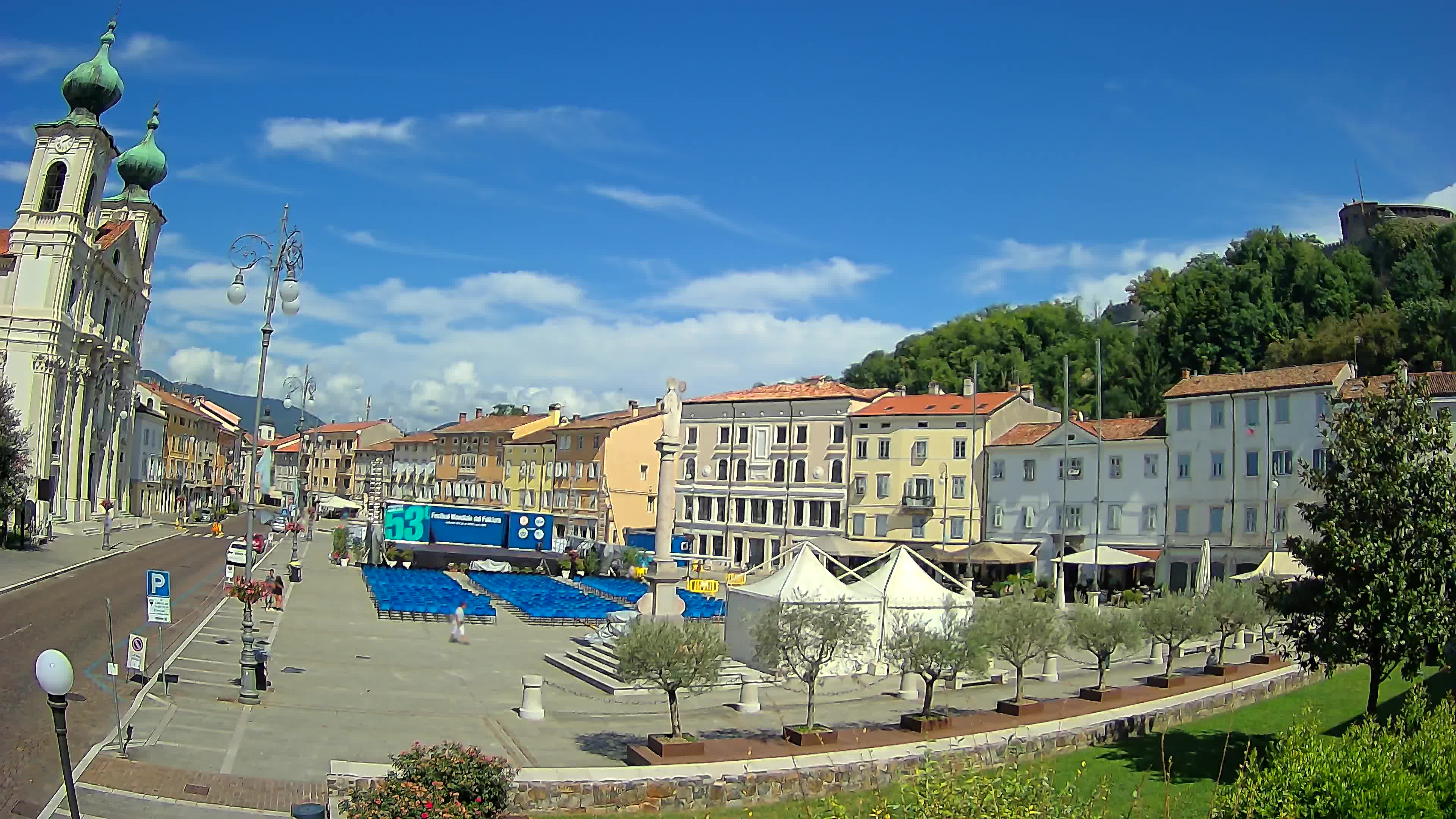 Kamera Gorica Travnik in cerkev sv. Ignacija