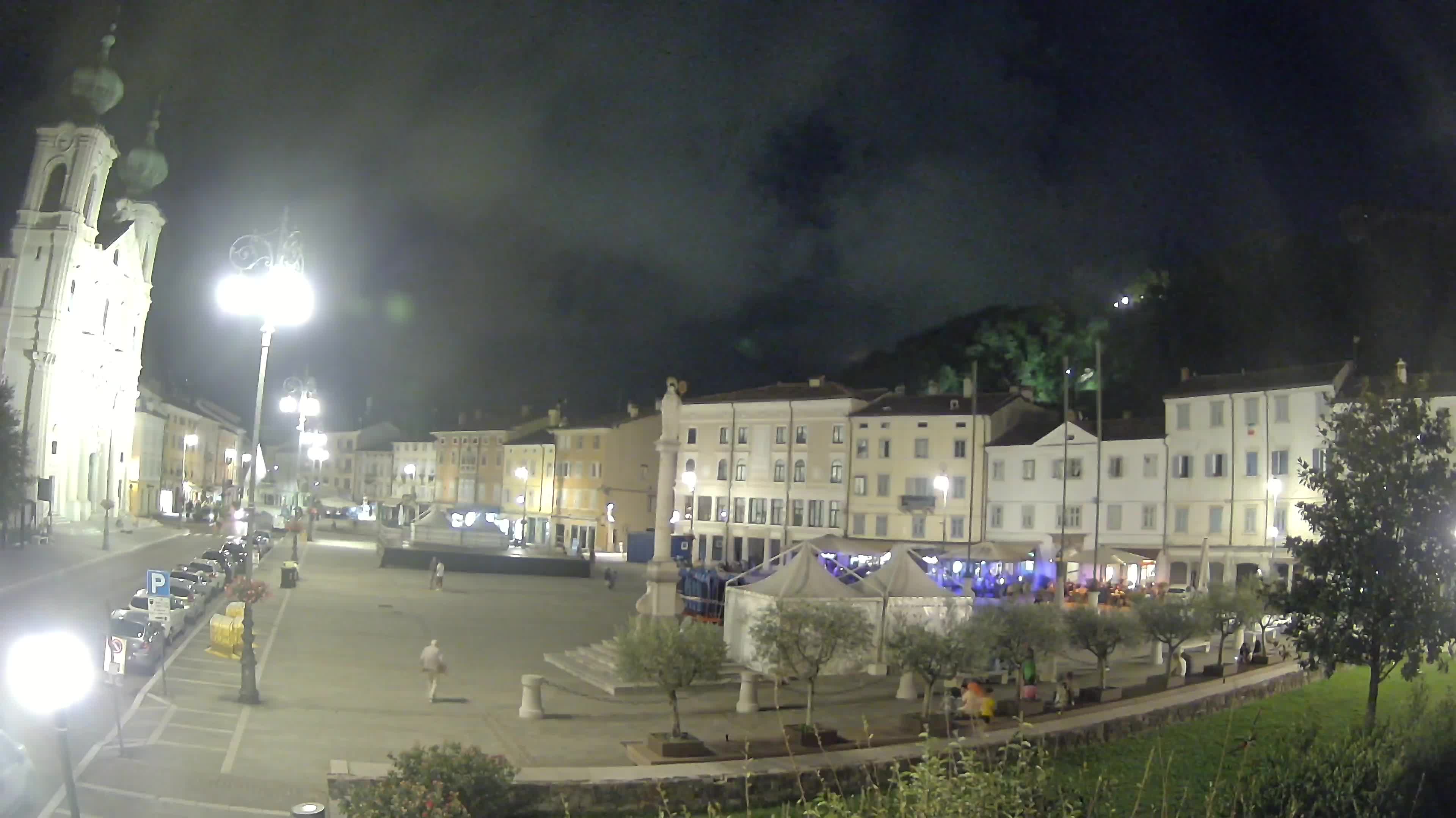 Kamera Gorica Travnik in cerkev sv. Ignacija