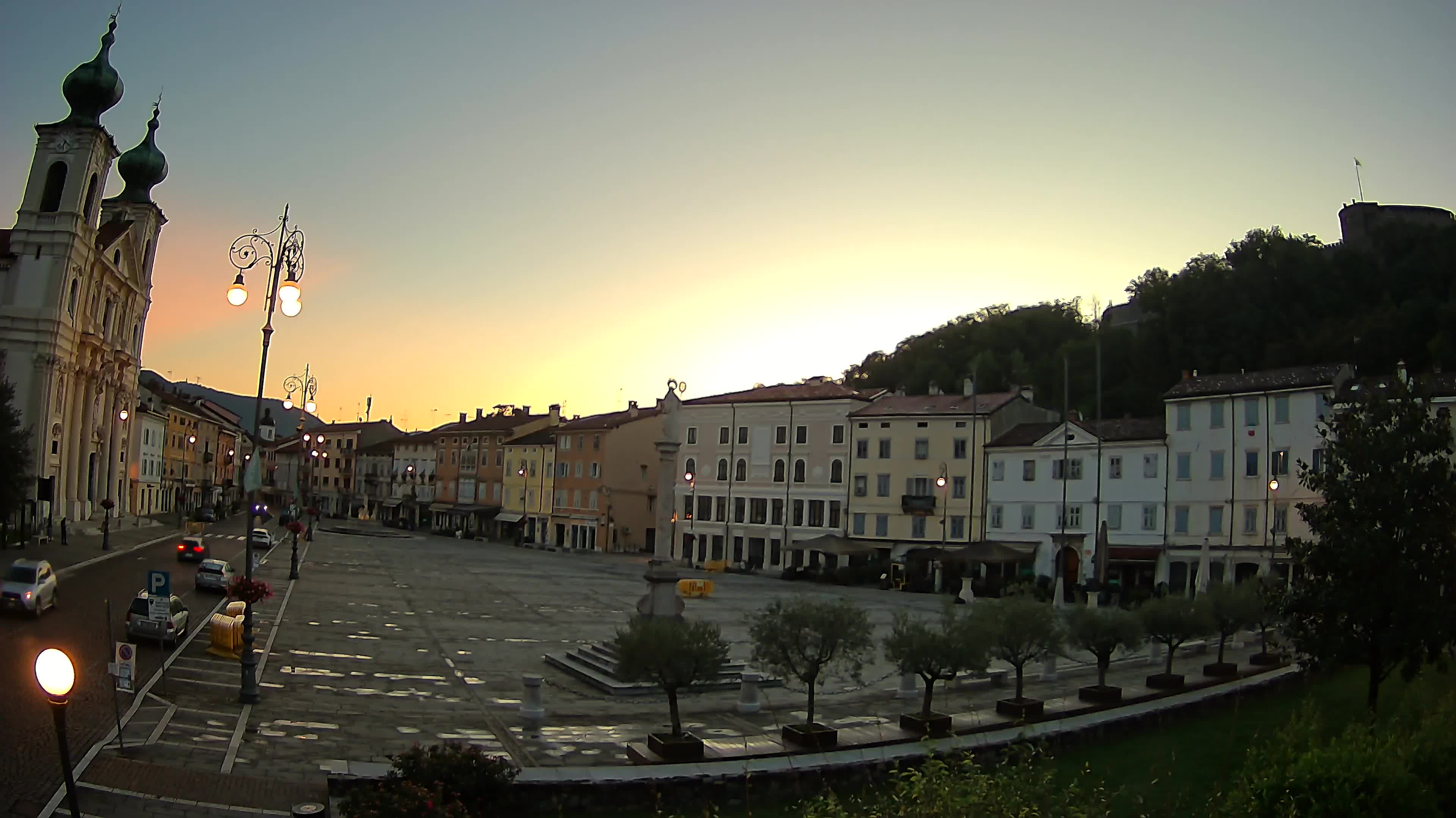 Gorizia – Plaza Vittoria – iglesia de San Pedro. Ignacio