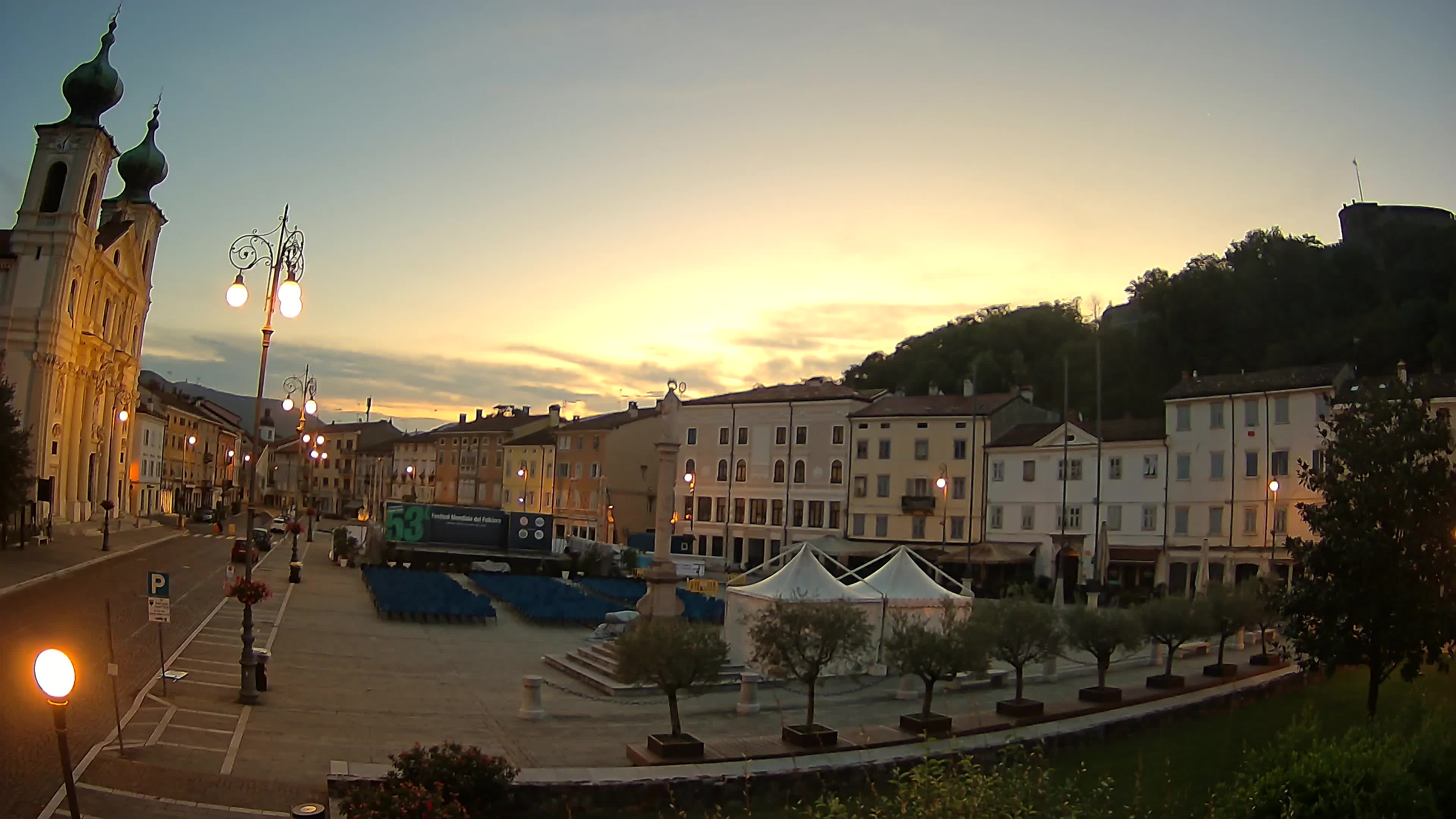 Gorizia Piazza della Vittoria e chiesa di S. Ignazio