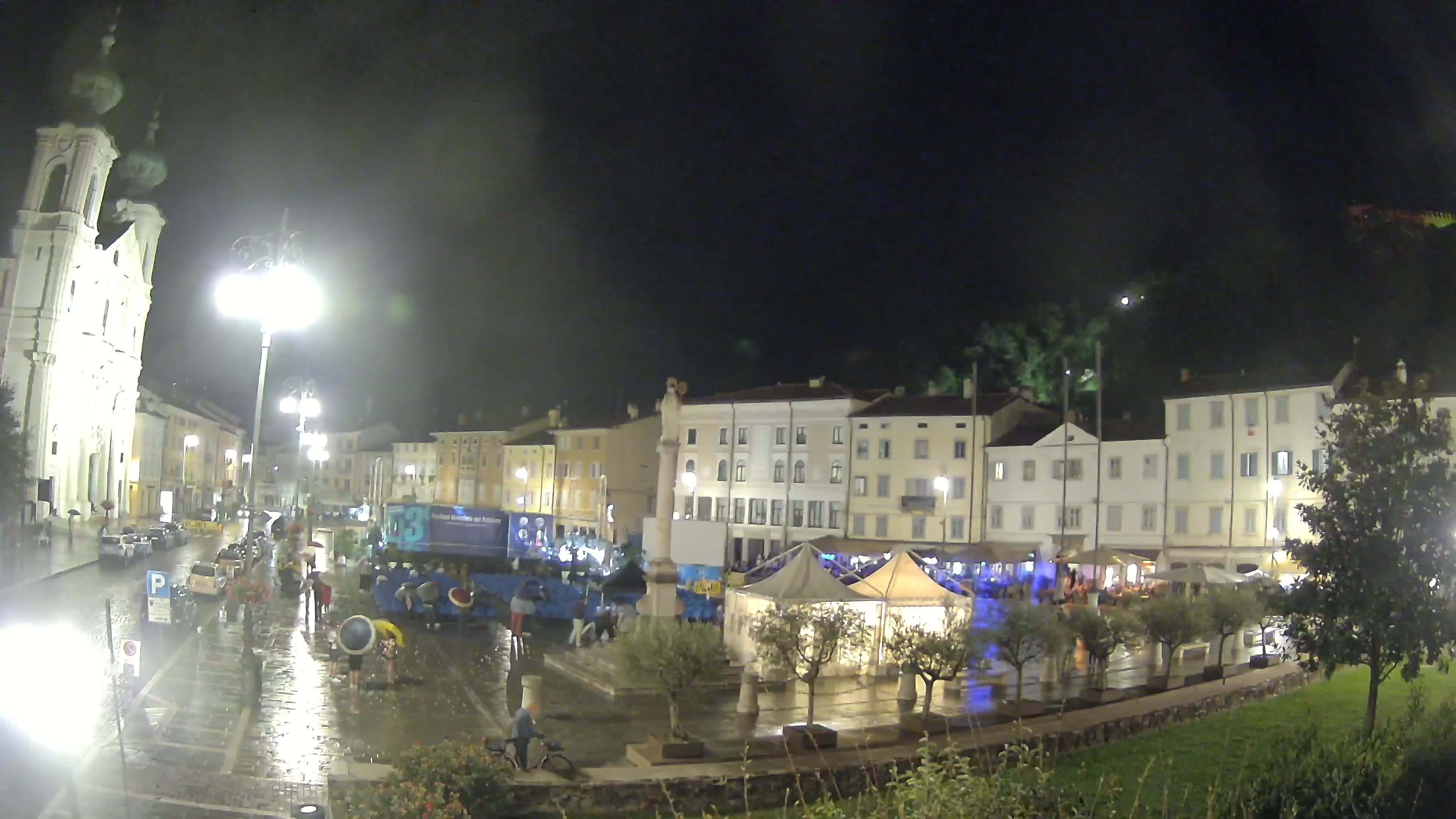 Kamera Gorica Travnik in cerkev sv. Ignacija