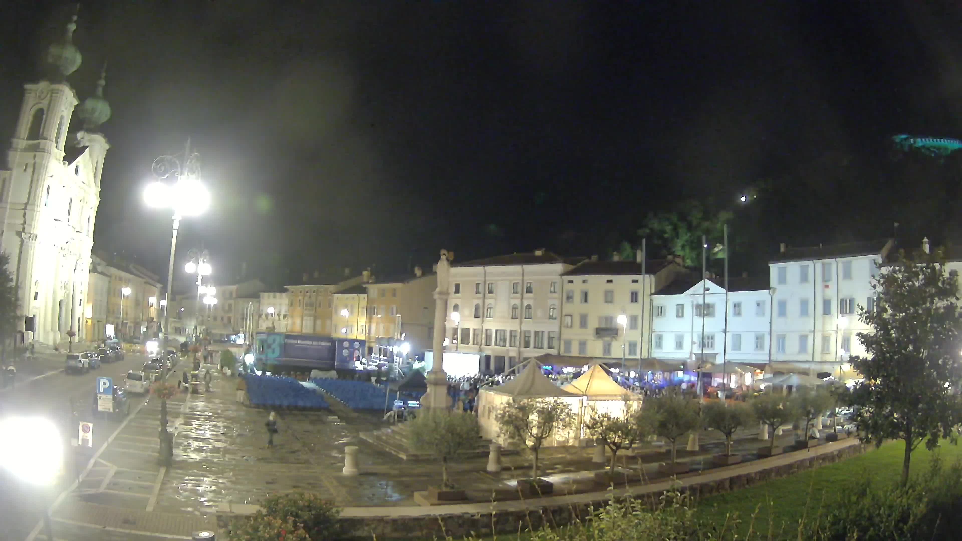 Kamera Gorica Travnik in cerkev sv. Ignacija