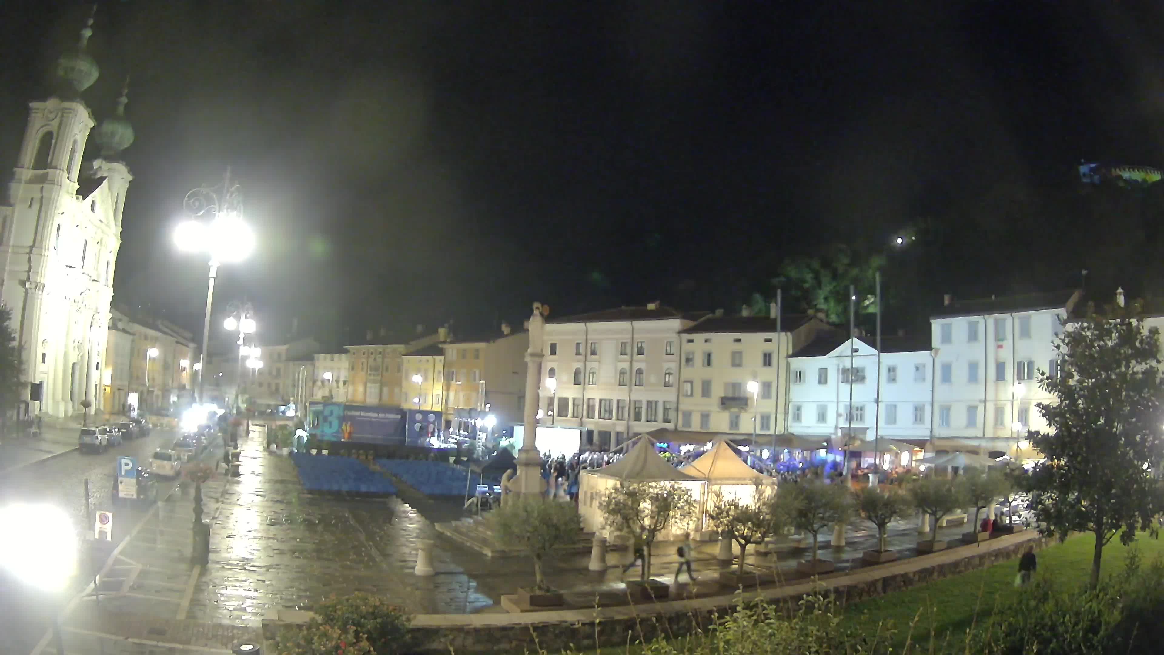 Gorizia Piazza della Vittoria e chiesa di S. Ignazio