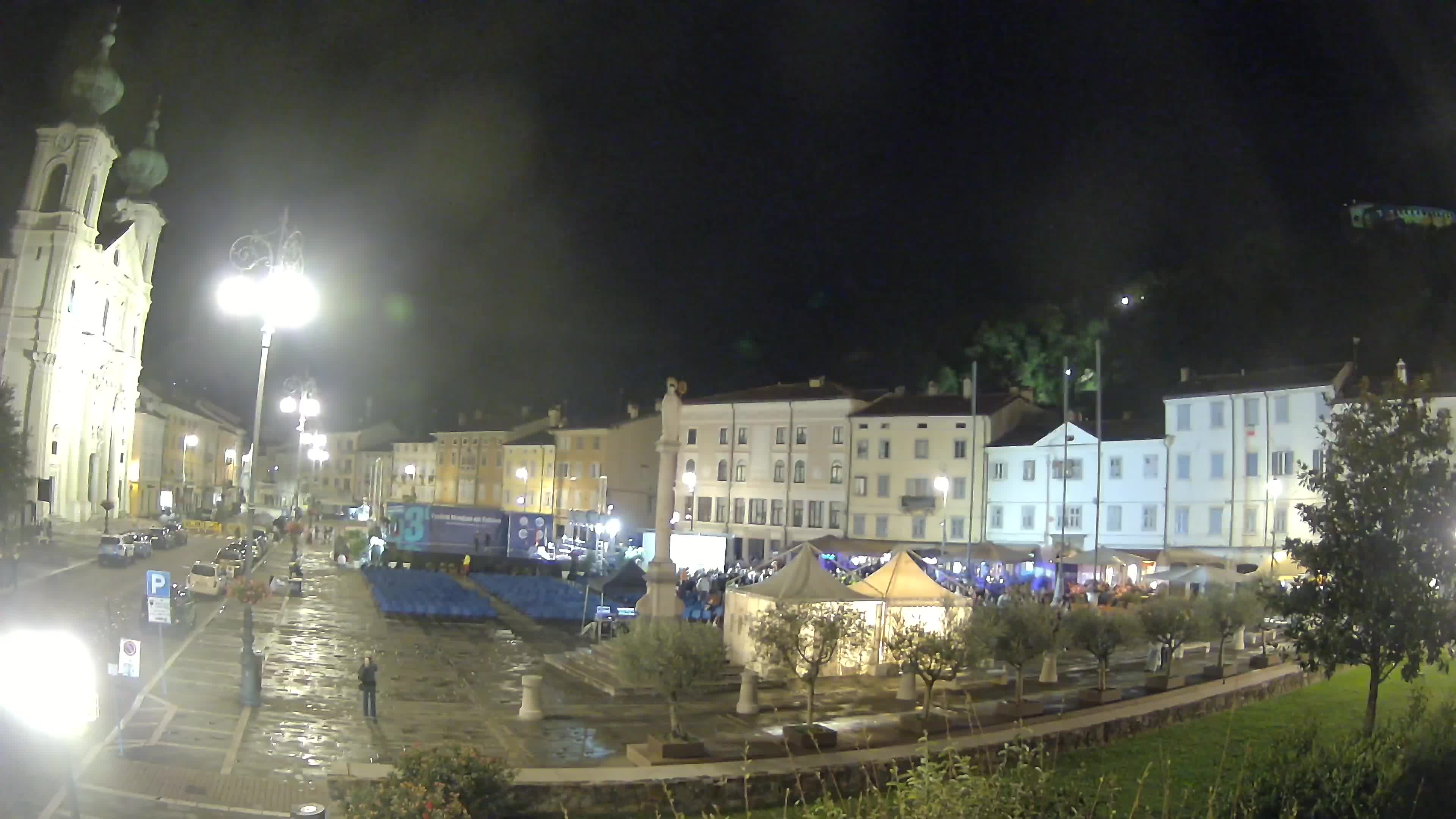 Kamera Gorica Travnik in cerkev sv. Ignacija