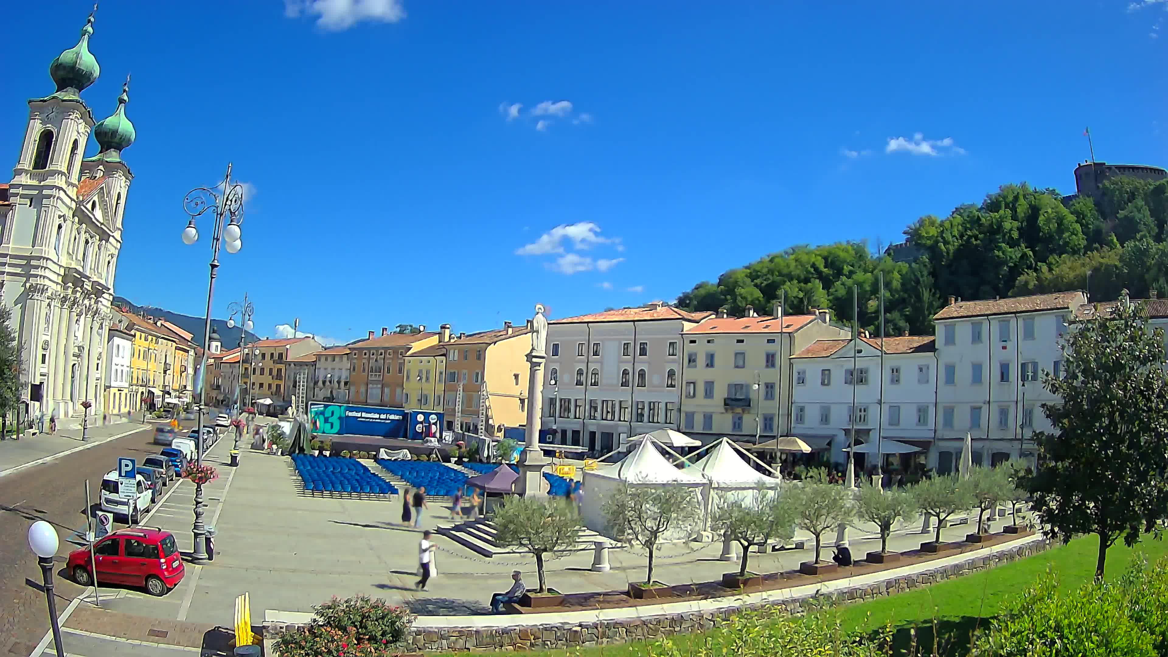 Kamera Gorica Travnik in cerkev sv. Ignacija