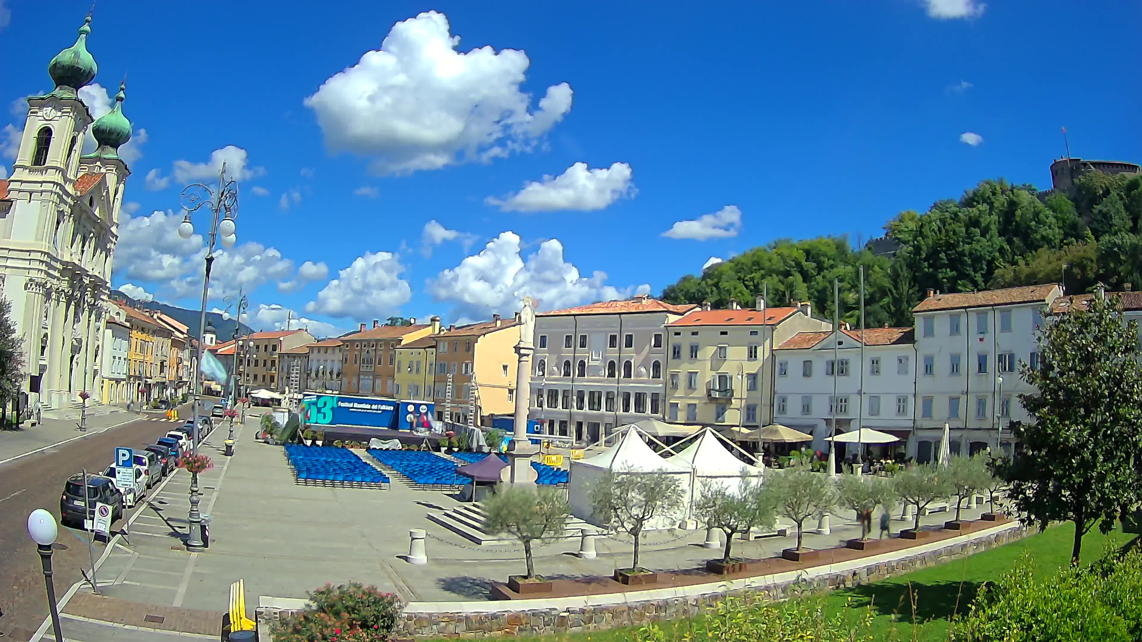 Kamera Gorica Travnik in cerkev sv. Ignacija