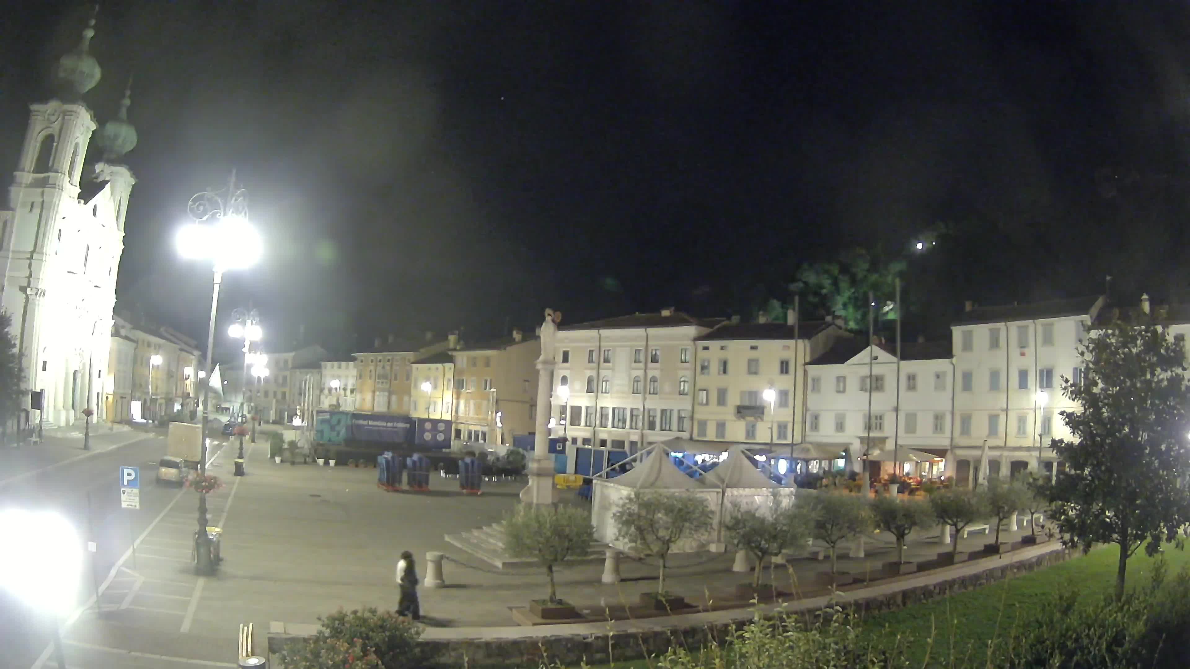 Kamera Gorica Travnik in cerkev sv. Ignacija