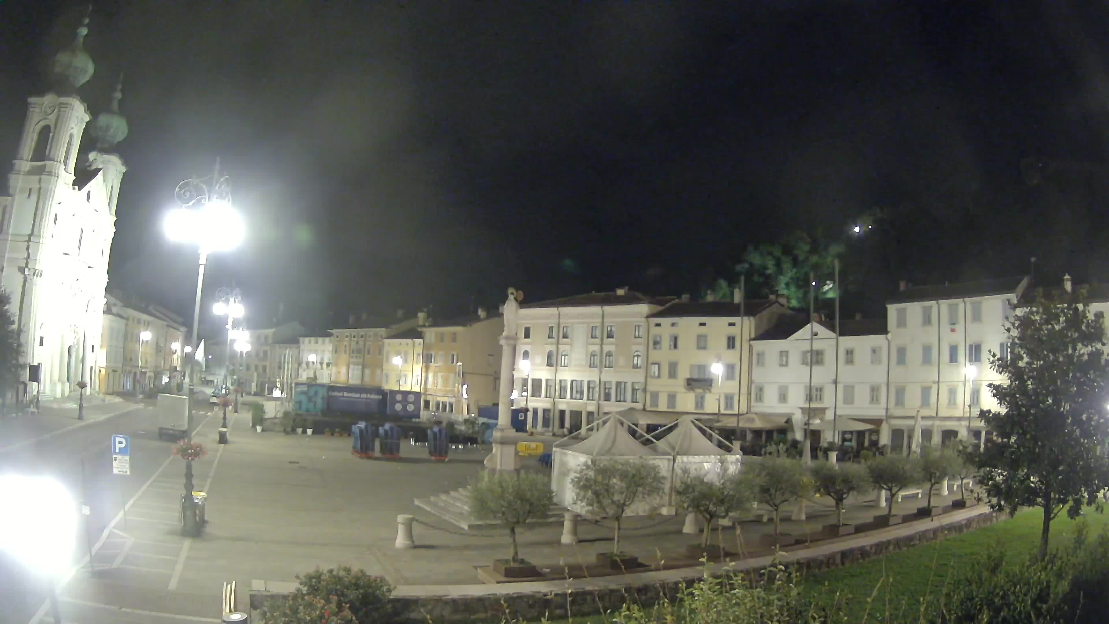 Gorizia Piazza della Vittoria e chiesa di S. Ignazio