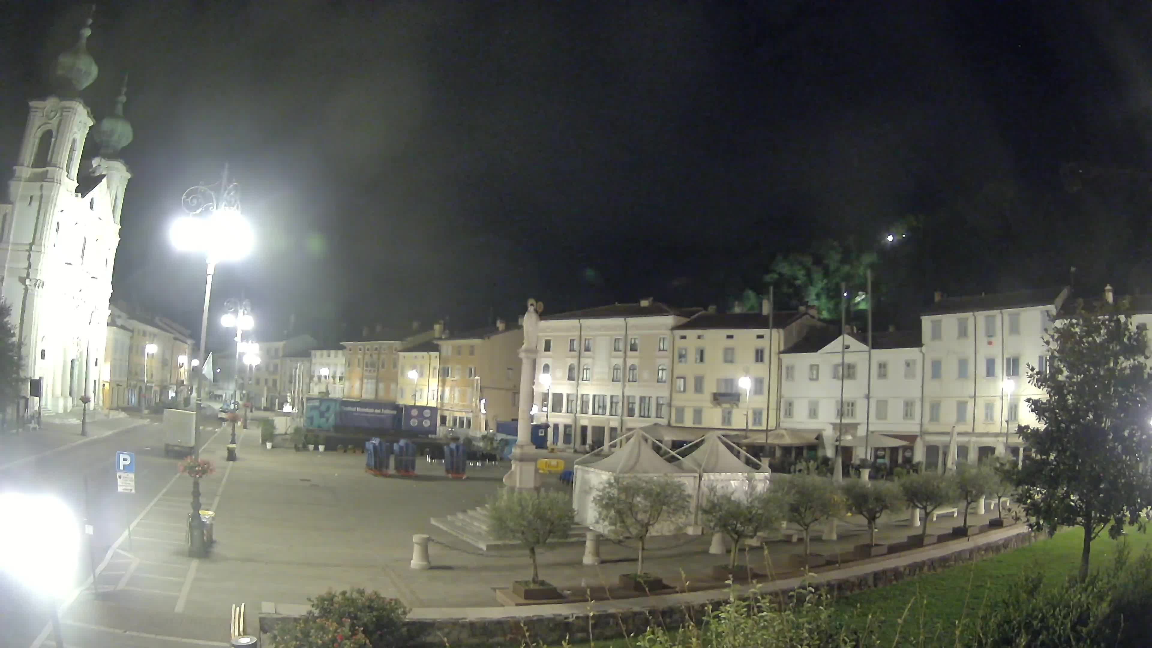 Kamera Gorica Travnik in cerkev sv. Ignacija