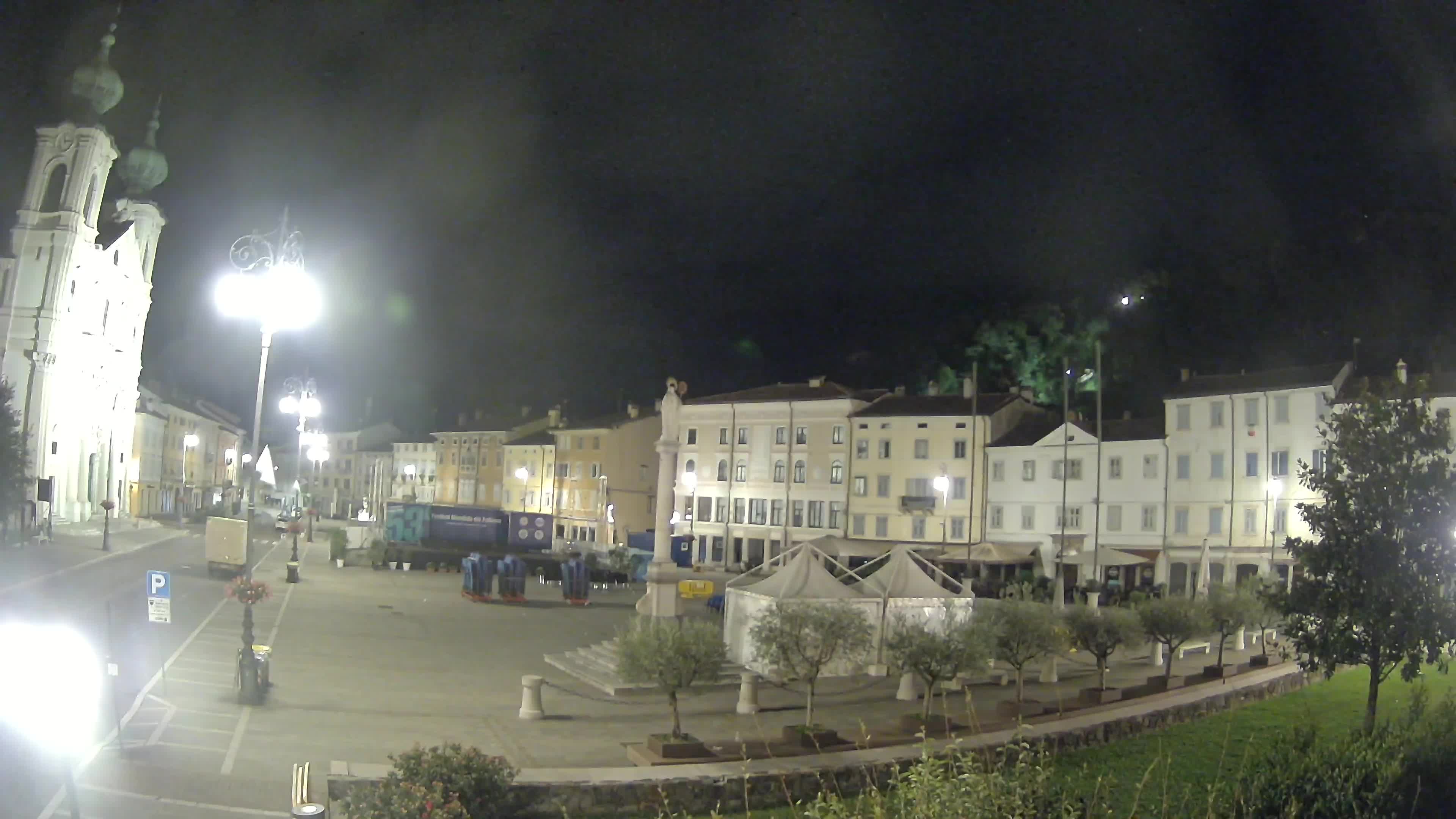 Gorizia Piazza della Vittoria e chiesa di S. Ignazio