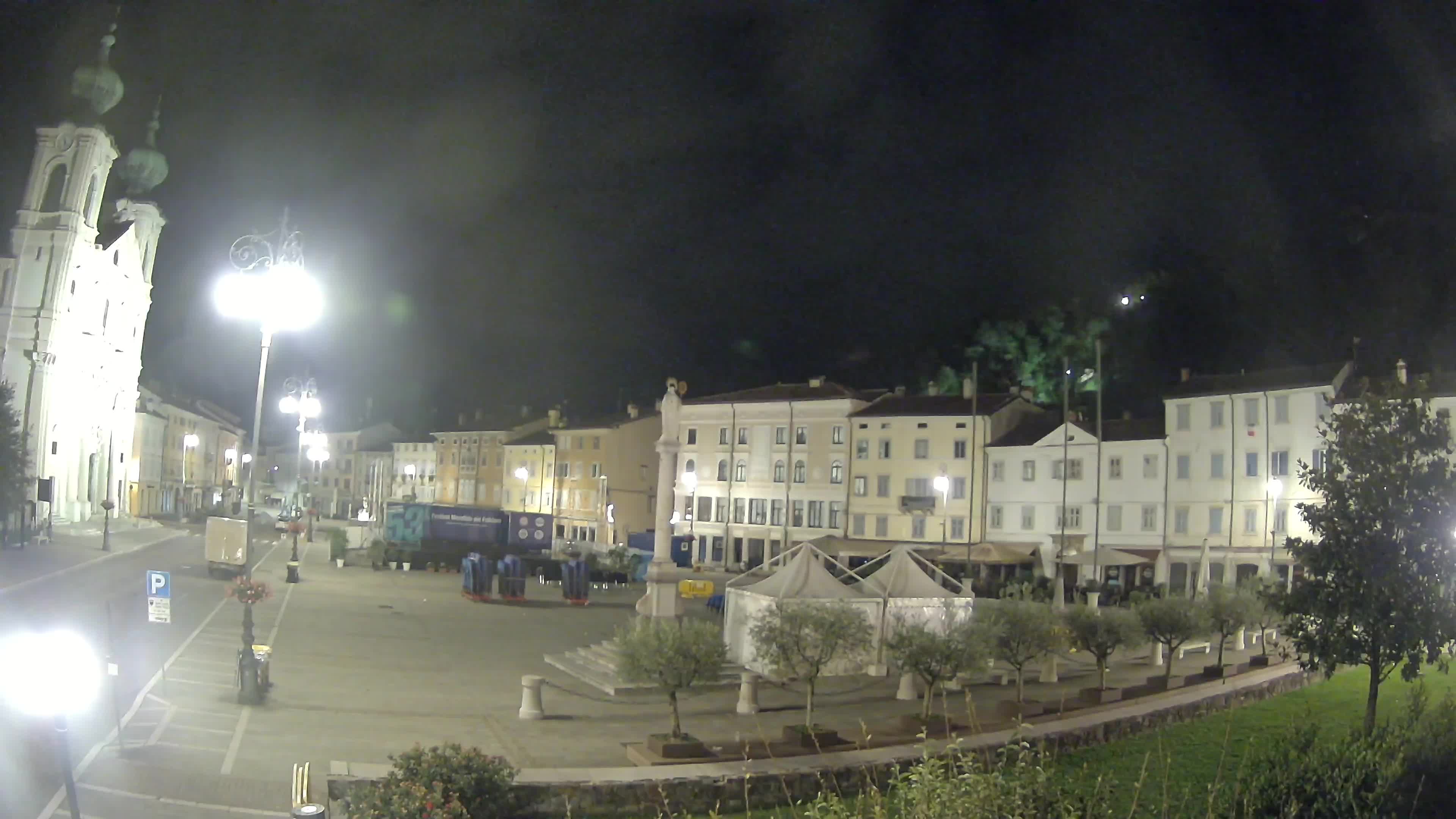 Gorizia Piazza della Vittoria e chiesa di S. Ignazio