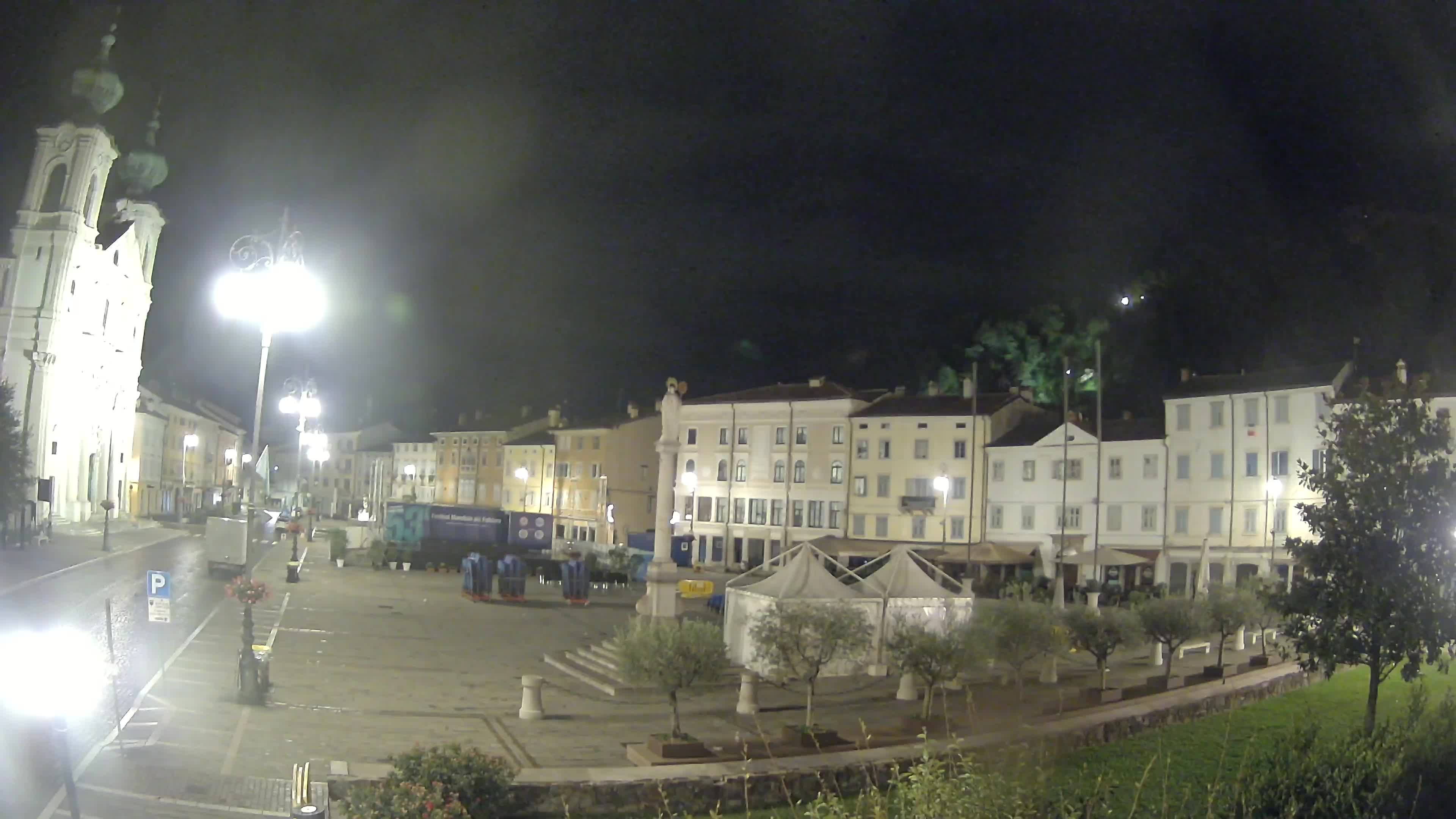 Gorizia Piazza della Vittoria e chiesa di S. Ignazio