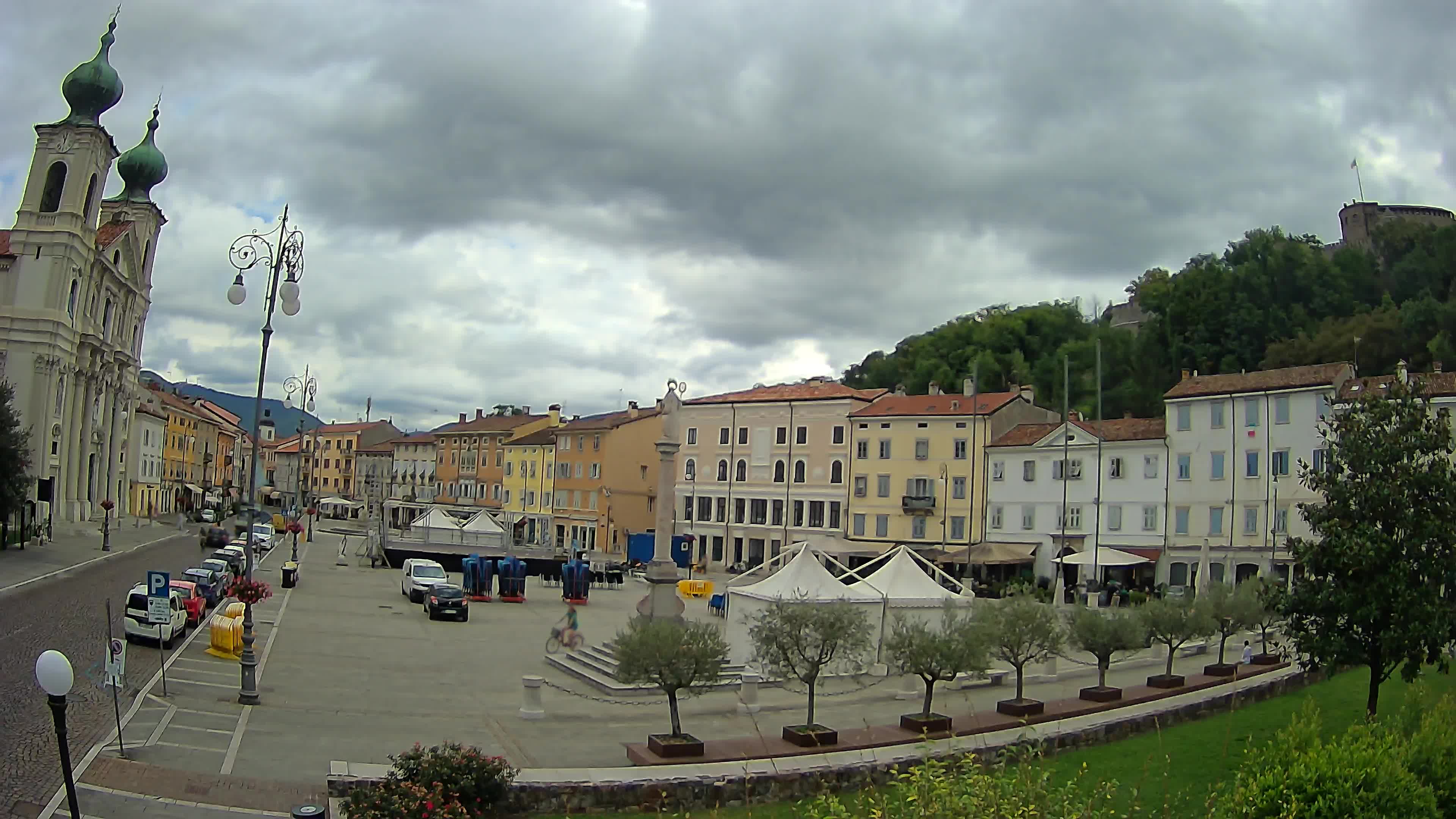 Gorizia Piazza della Vittoria e chiesa di S. Ignazio