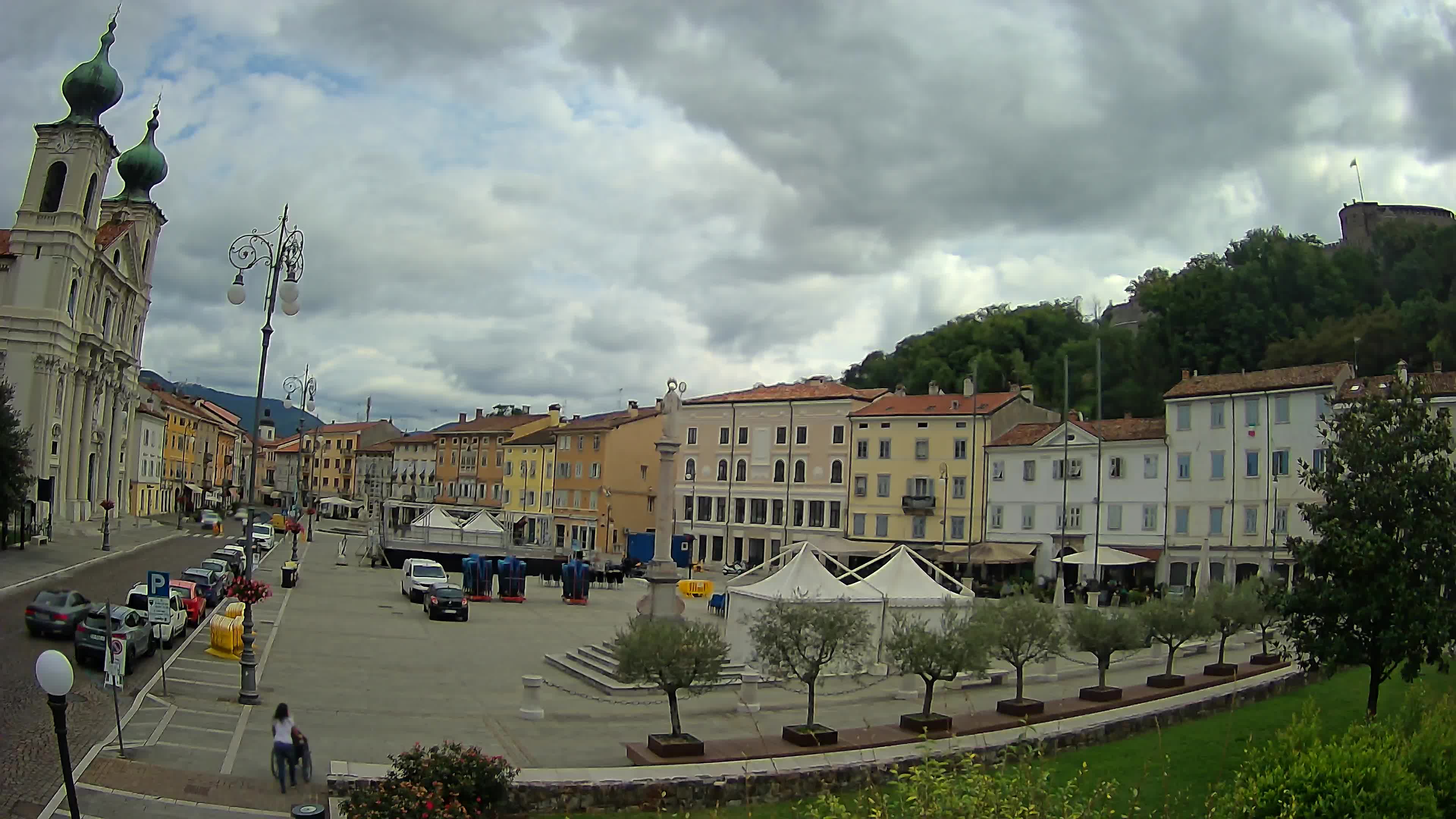 Gorizia Piazza della Vittoria e chiesa di S. Ignazio