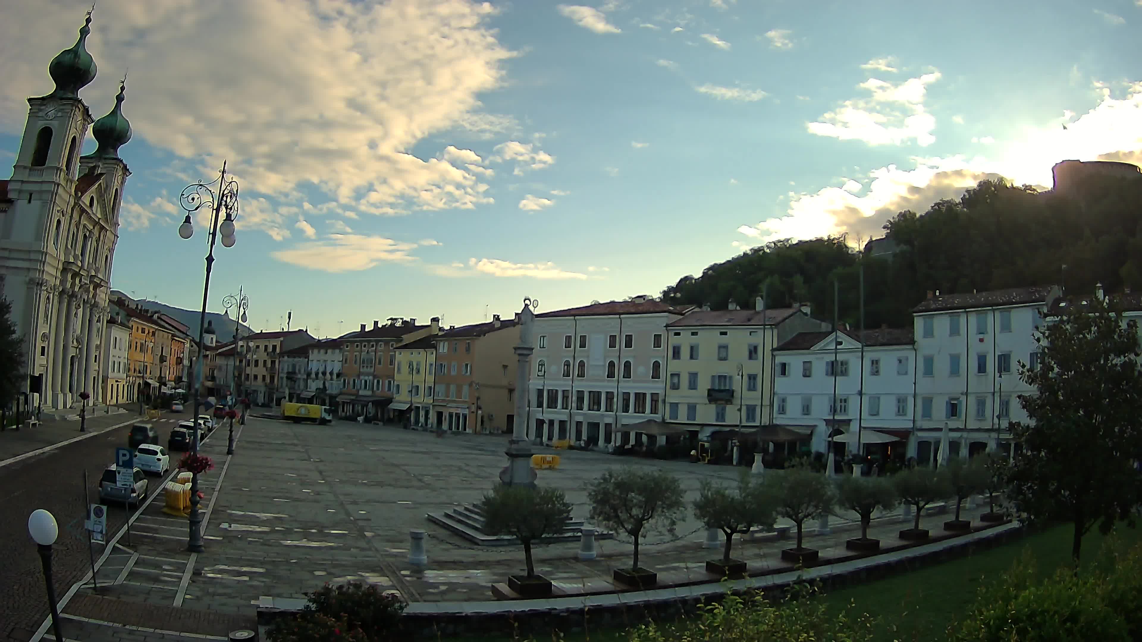 Gorizia – Plaza Vittoria – iglesia de San Pedro. Ignacio
