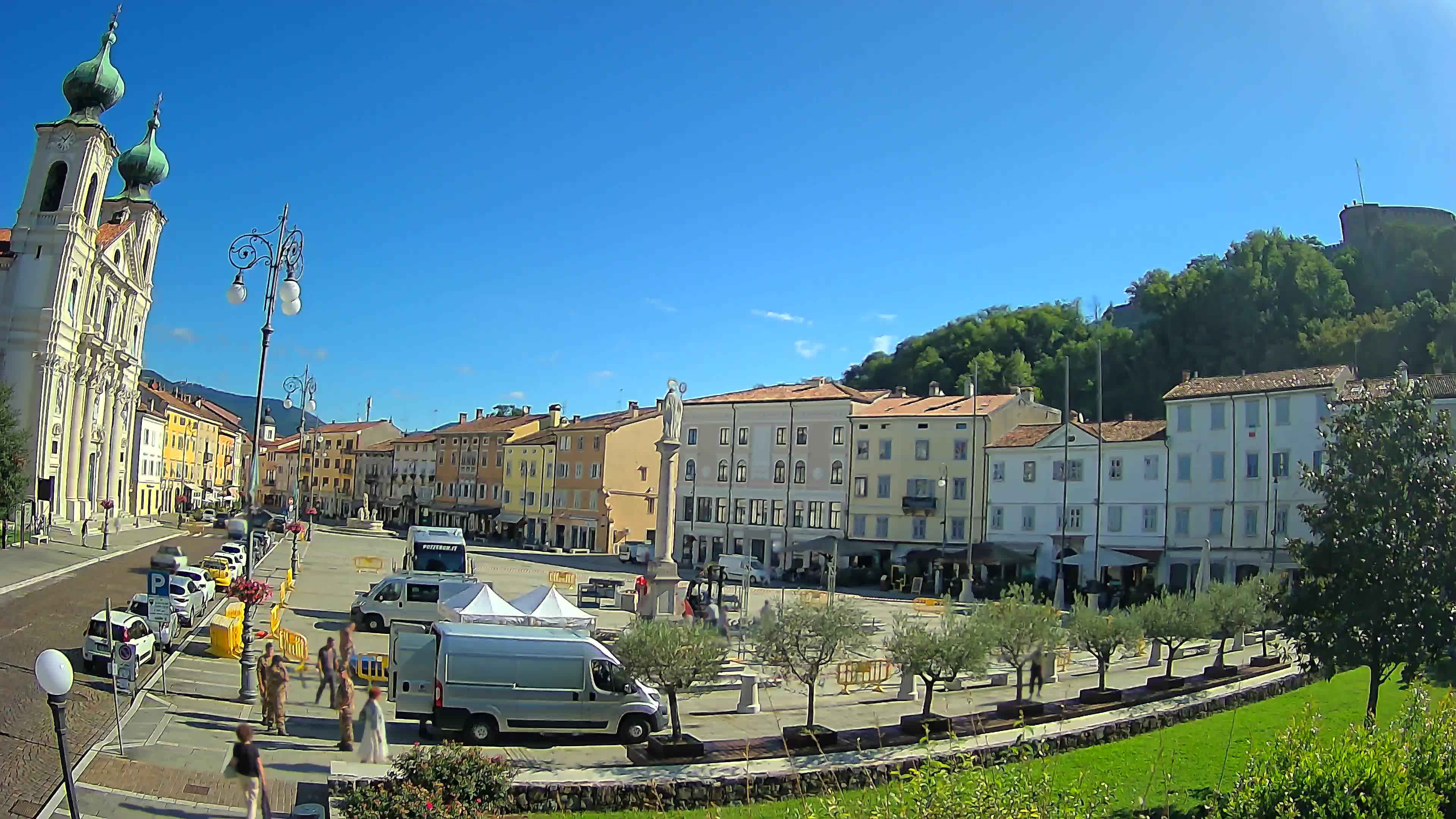 Gorizia Piazza della Vittoria e chiesa di S. Ignazio