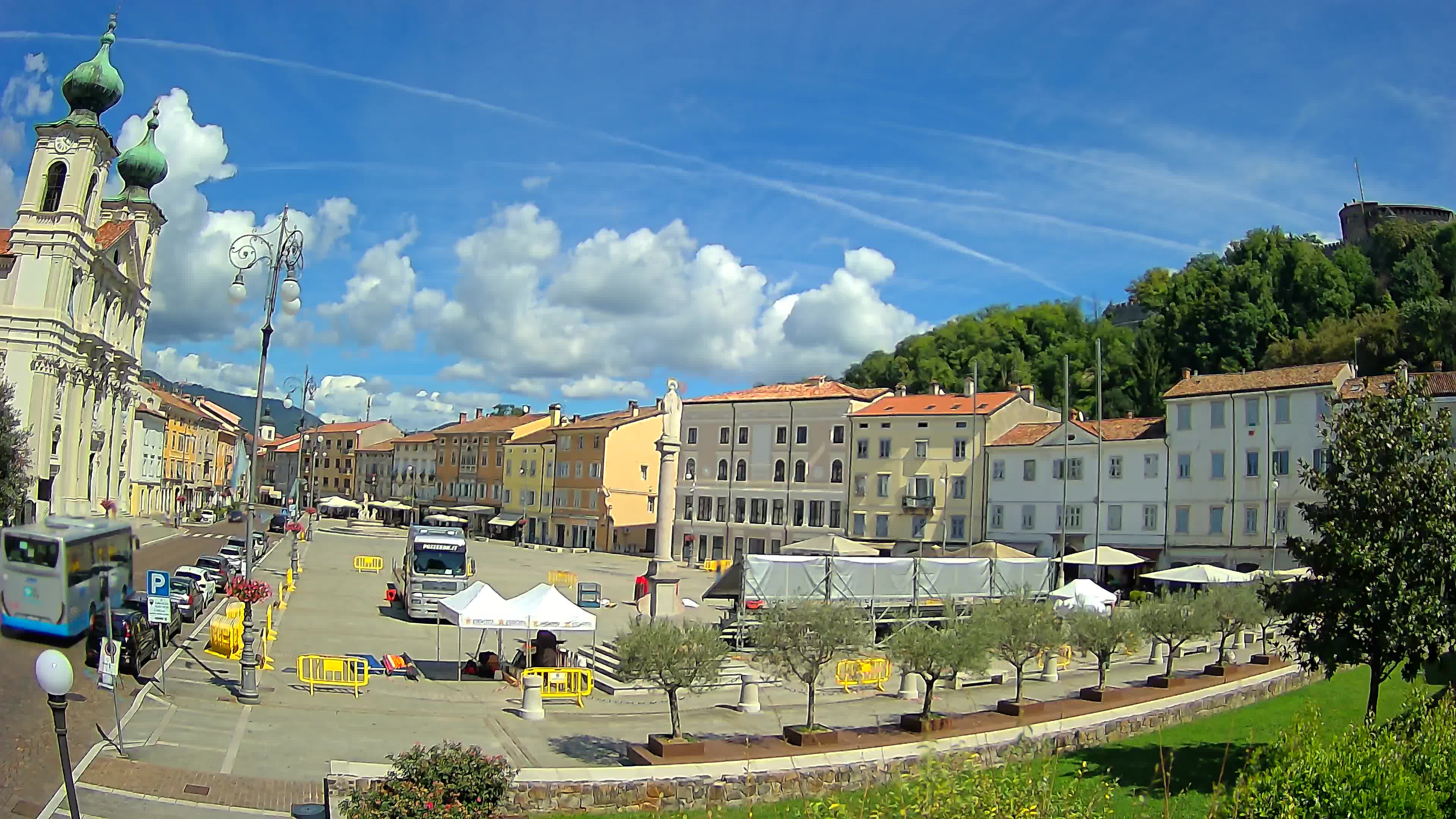 Gorizia – Plaza Vittoria – iglesia de San Pedro. Ignacio