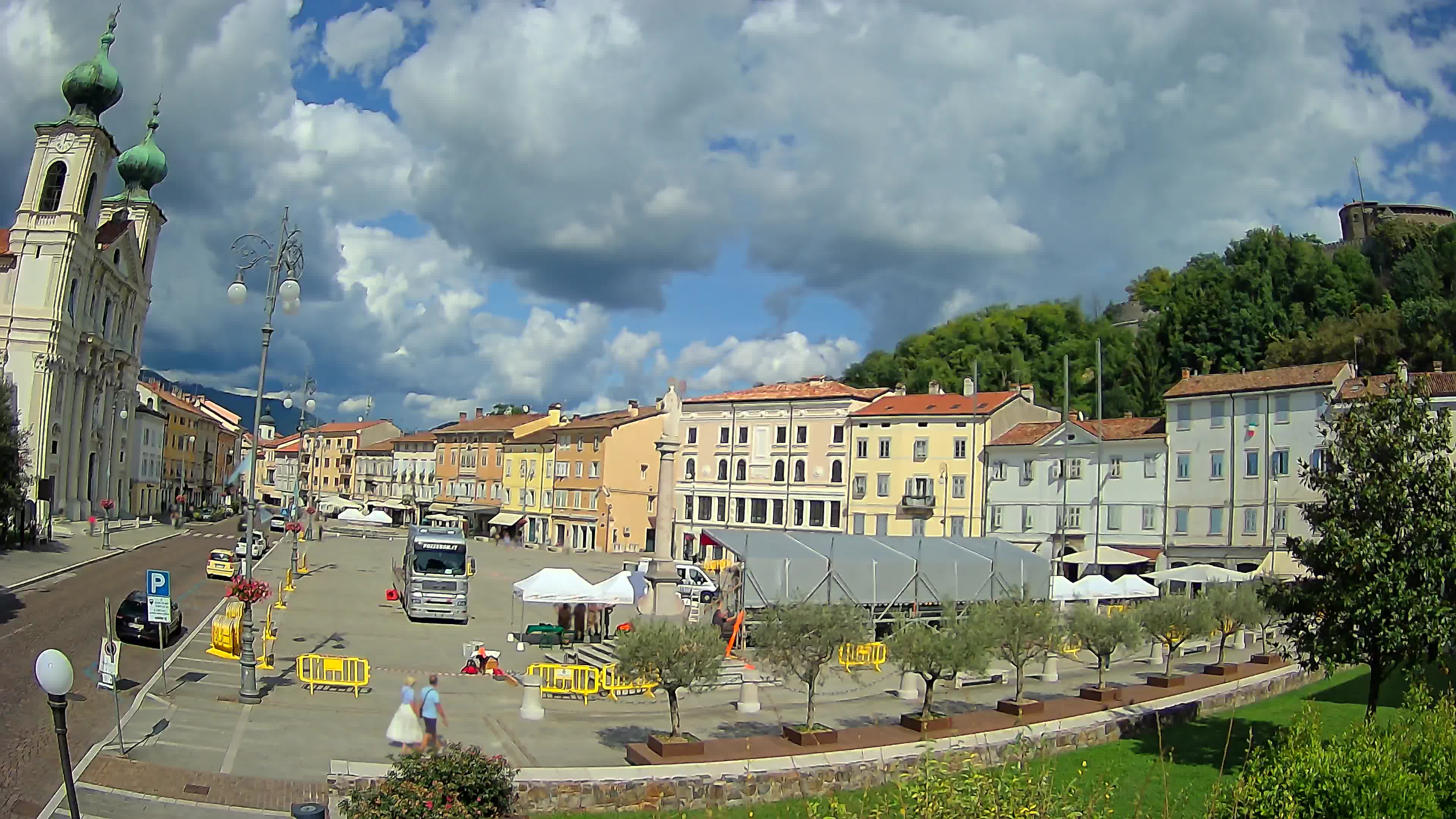 Gorizia – Plaza Vittoria – iglesia de San Pedro. Ignacio