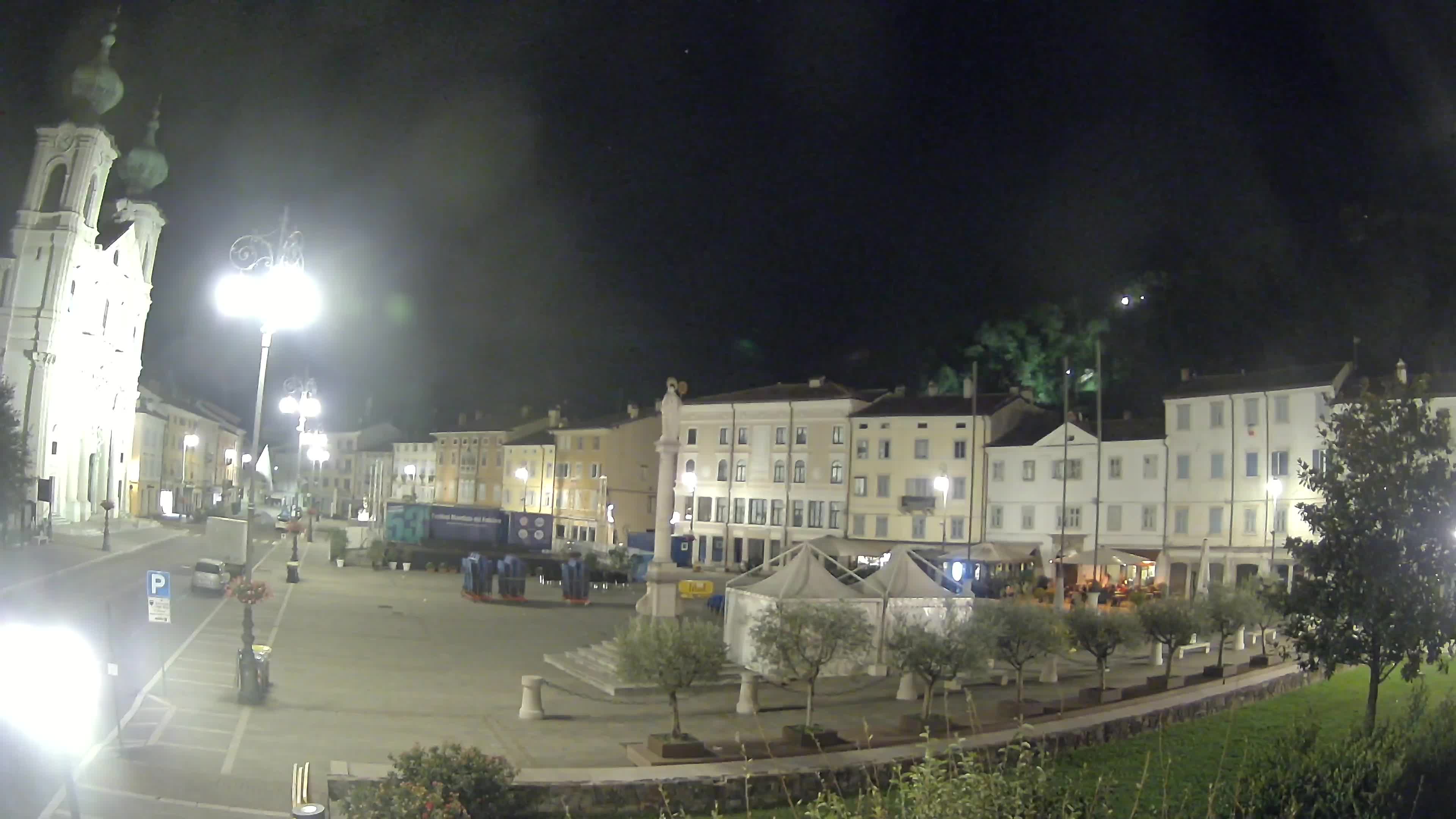 Kamera Gorica Travnik in cerkev sv. Ignacija