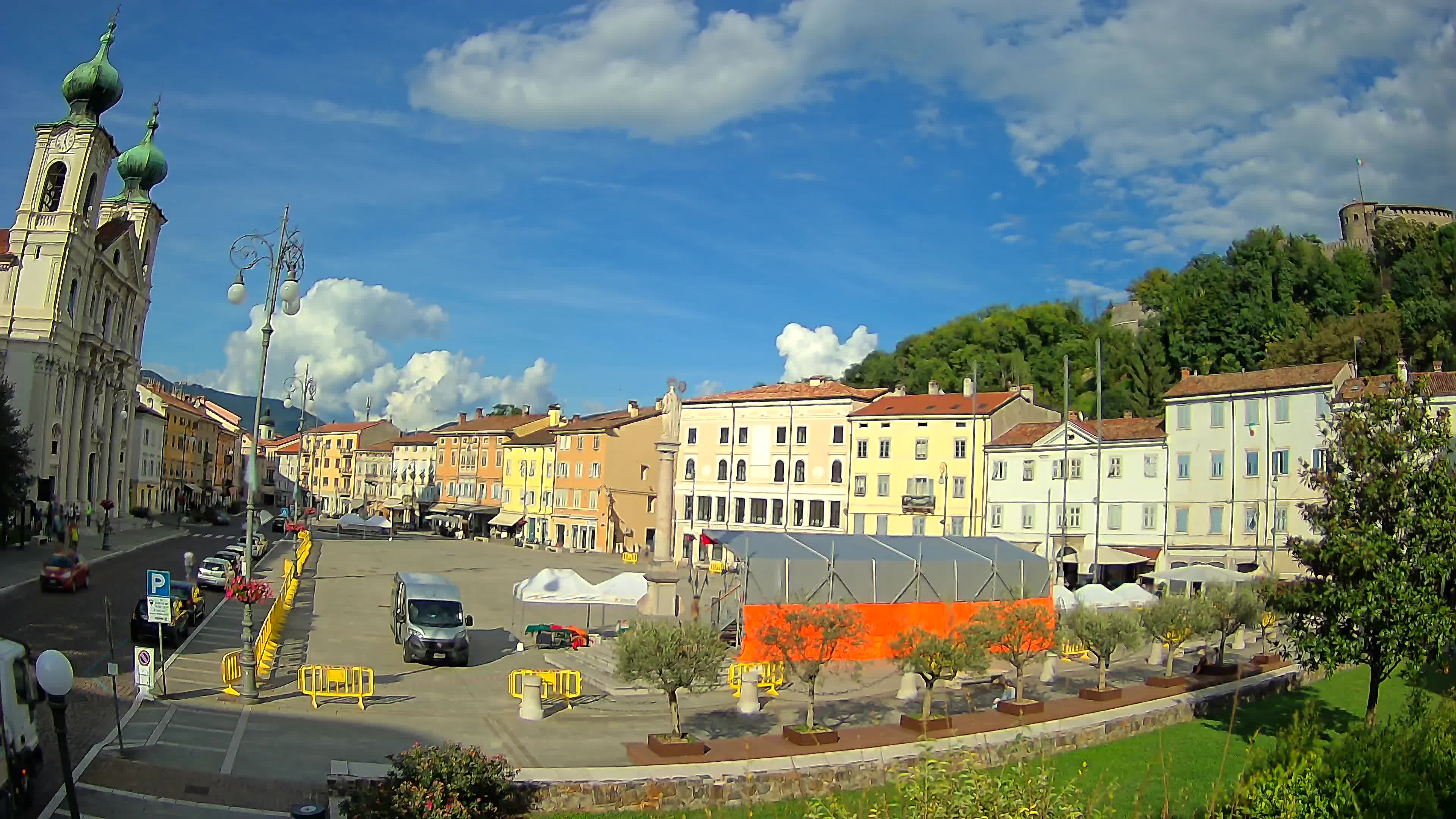 Gorizia Piazza della Vittoria e chiesa di S. Ignazio